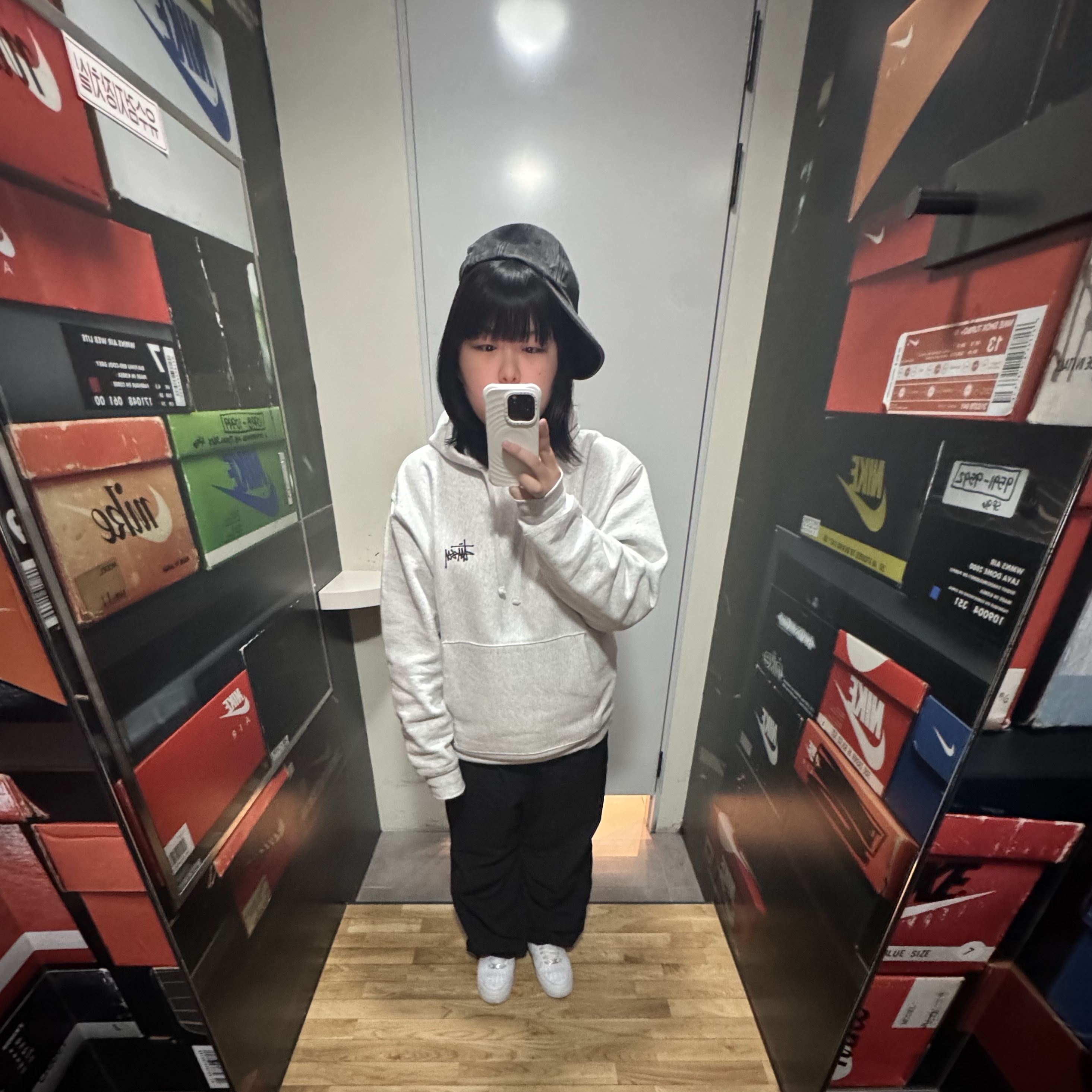 Supreme Pigment S Logo 6-Panel Black - 24FW, Stussy Basic Stussy Hoodie Ash Heather 착용 스타일 - 1