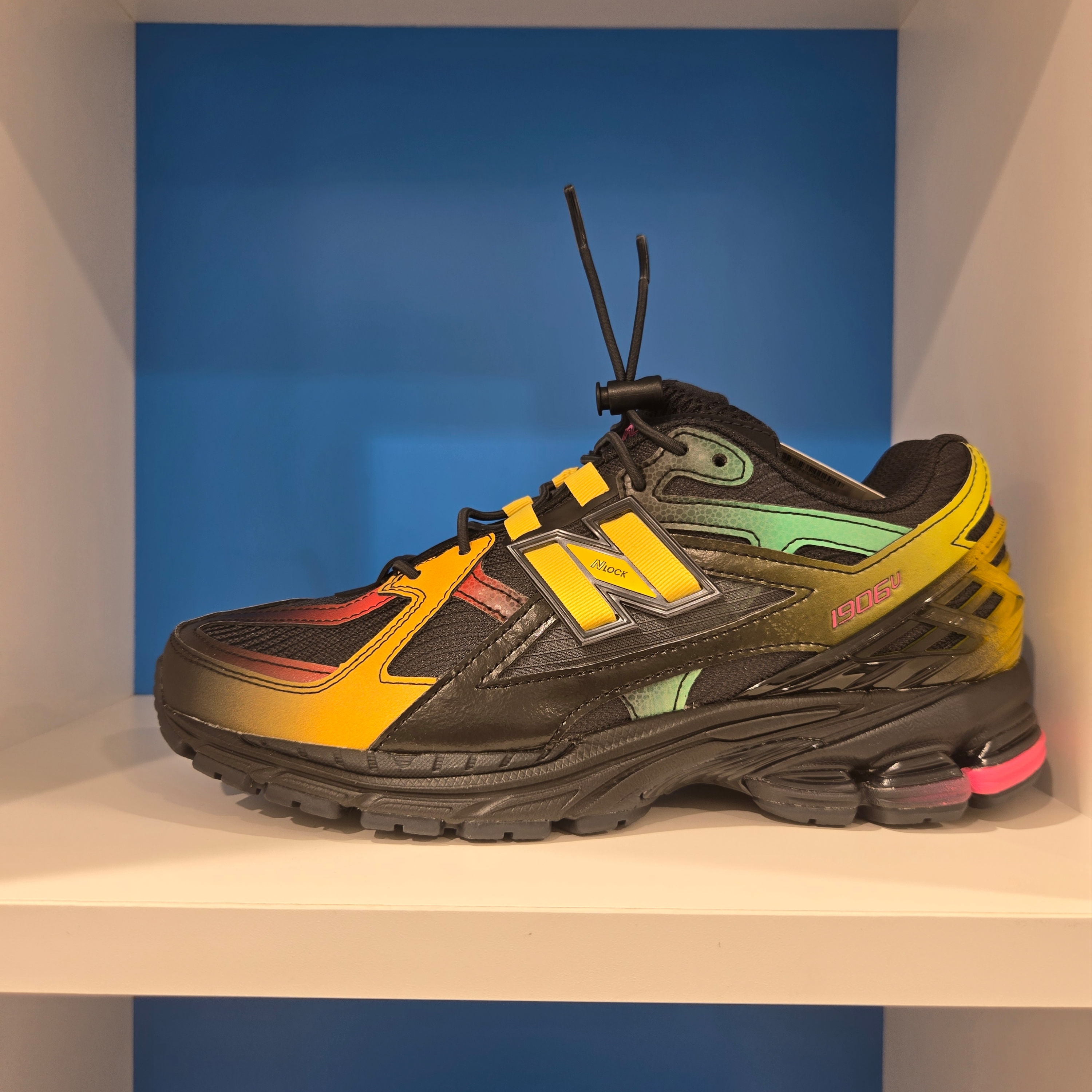 New Balance x Bricks & Wood 1906U Black Multicolor 착용 스타일