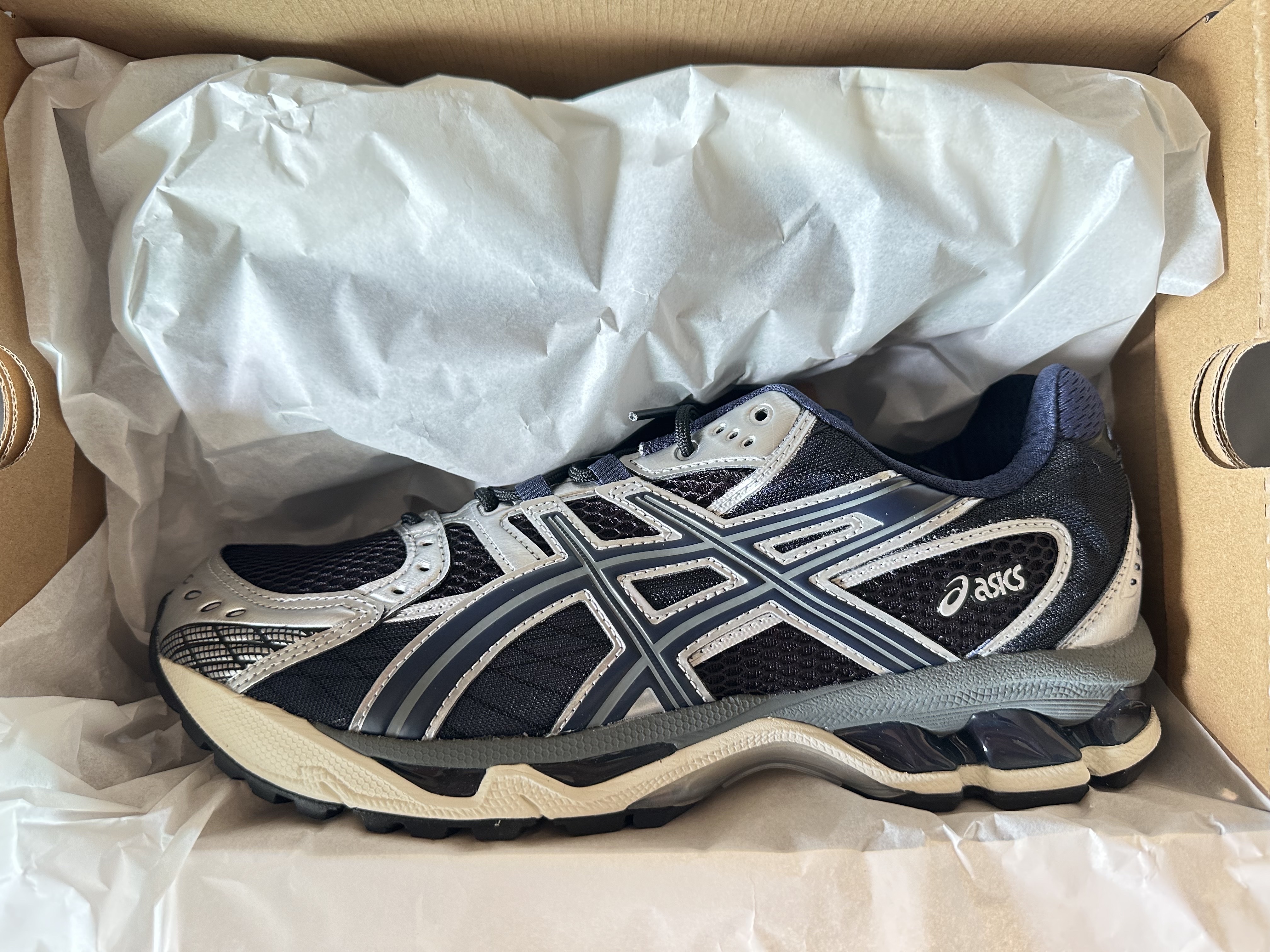 Asics Gel-Nimbus 10.1 Black Midnight 착용 스타일