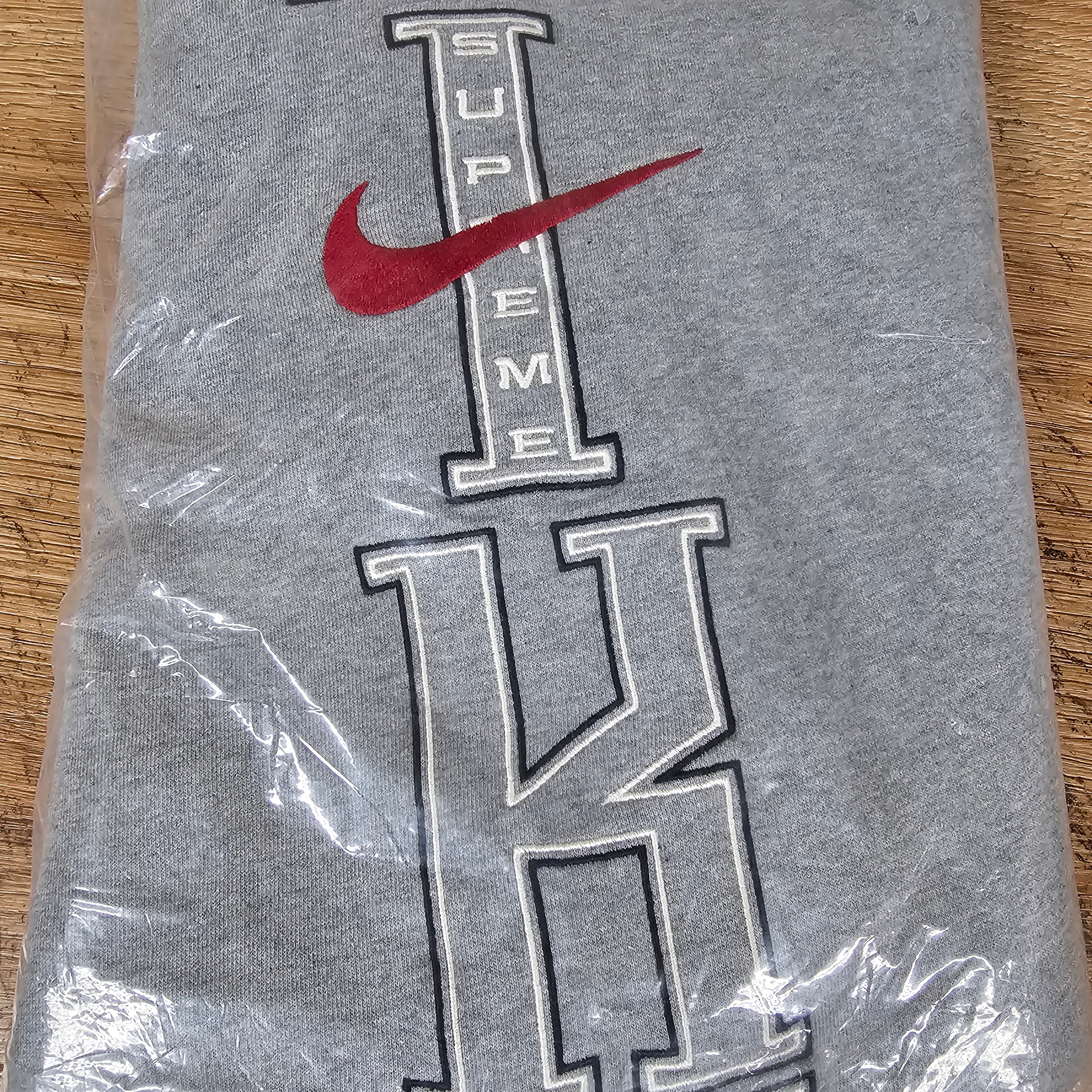 Supreme x Nike Sweatpant Heather Grey - 24SS 착용 스타일