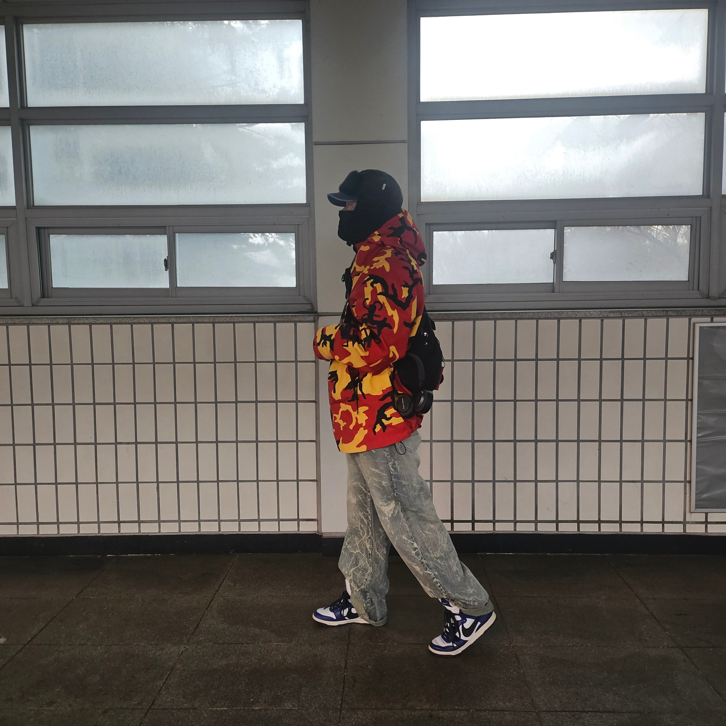 Supreme Pigment Canvas S Logo 6-Panel Navy - 23SS, Supreme x The North Face Split Taped Seam Shell Jacket Camo - 24SS 착용 스타일 - 4