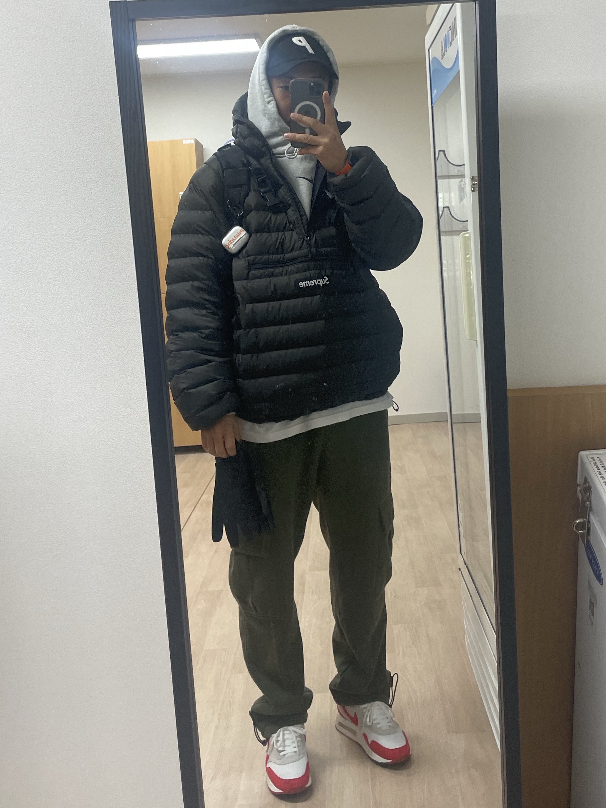 Palace P 6-Panel Black, Nike x Drake Nocta Cardinal Stock Essential Hoodie Grey - US/EU 착용 스타일