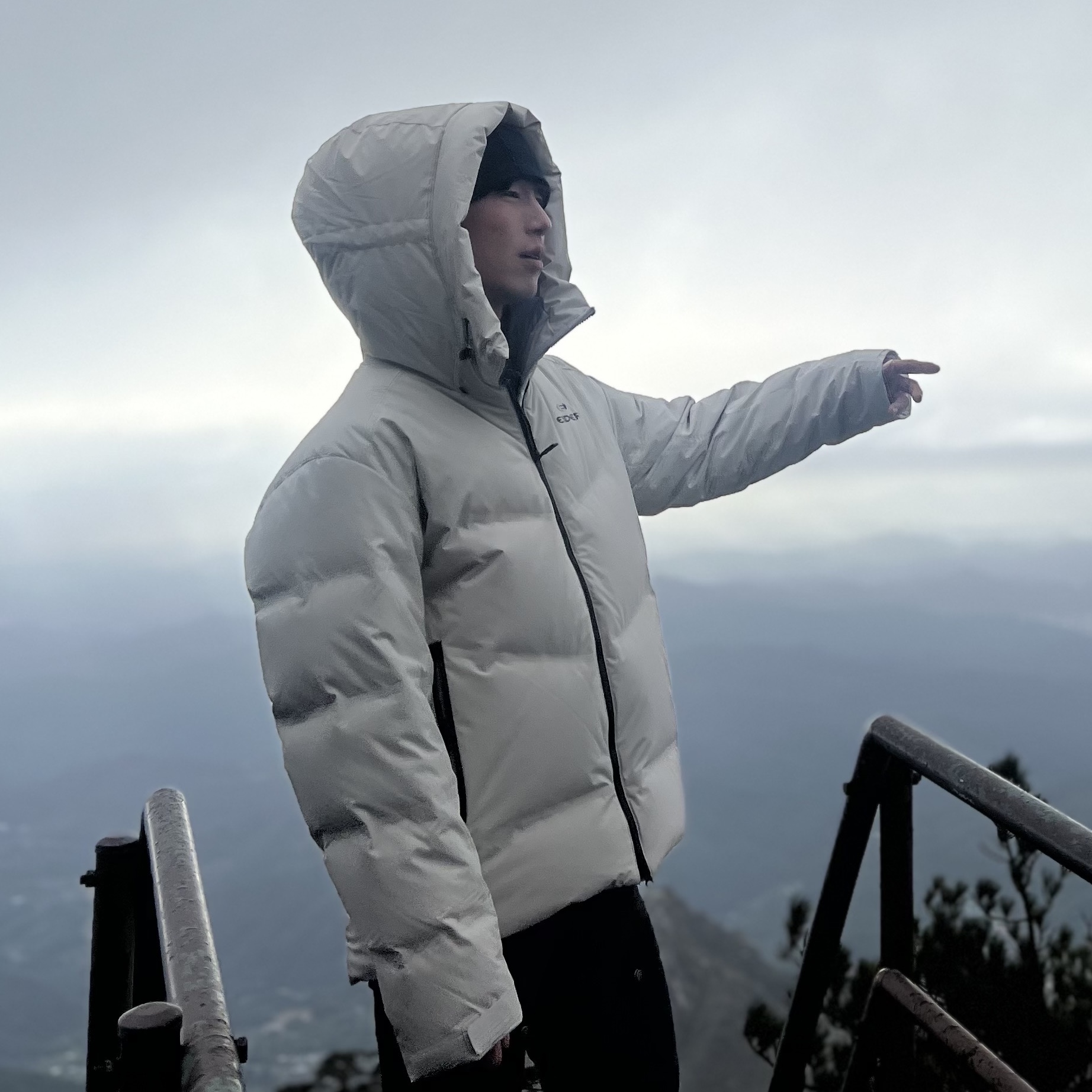 Eider Circulart Technical Puffer Down Jacket Oatmeal Grey 착용 스타일 - 2