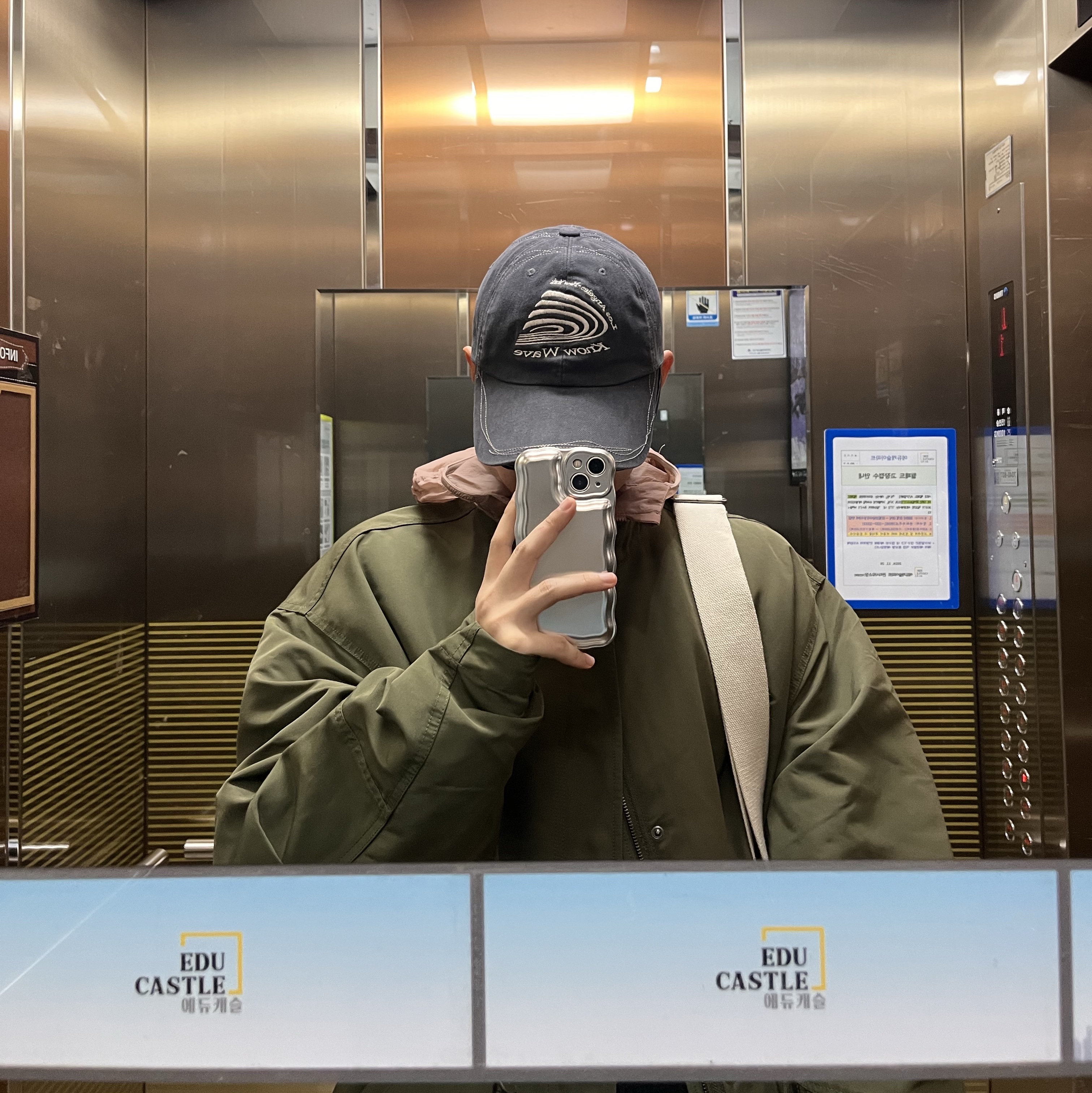 Apple AirPods Max Lightning Silver (Korean Ver.) 착용 스타일 - 5