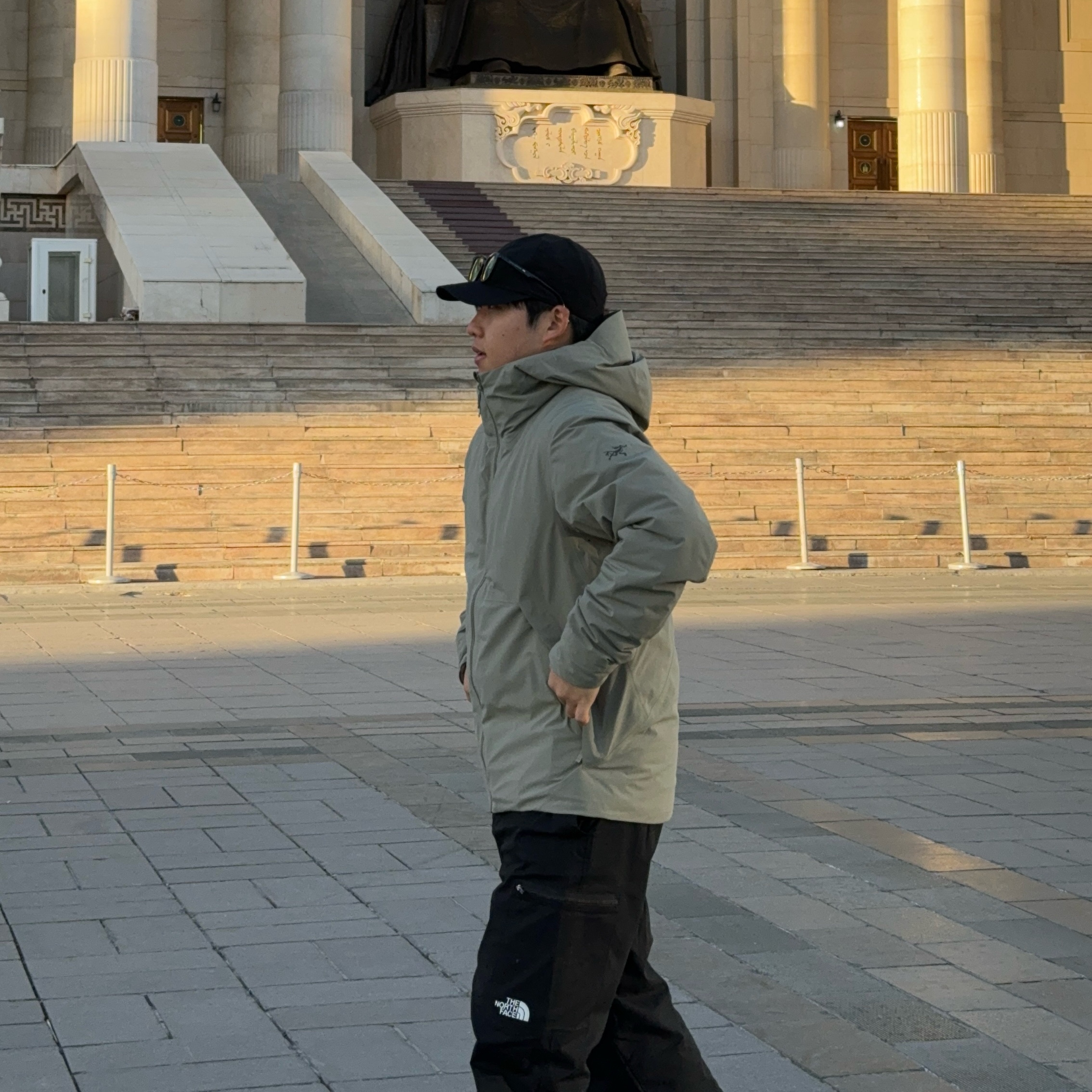 Arc'teryx Atom Heavyweight Hoody Rune 착용 스타일