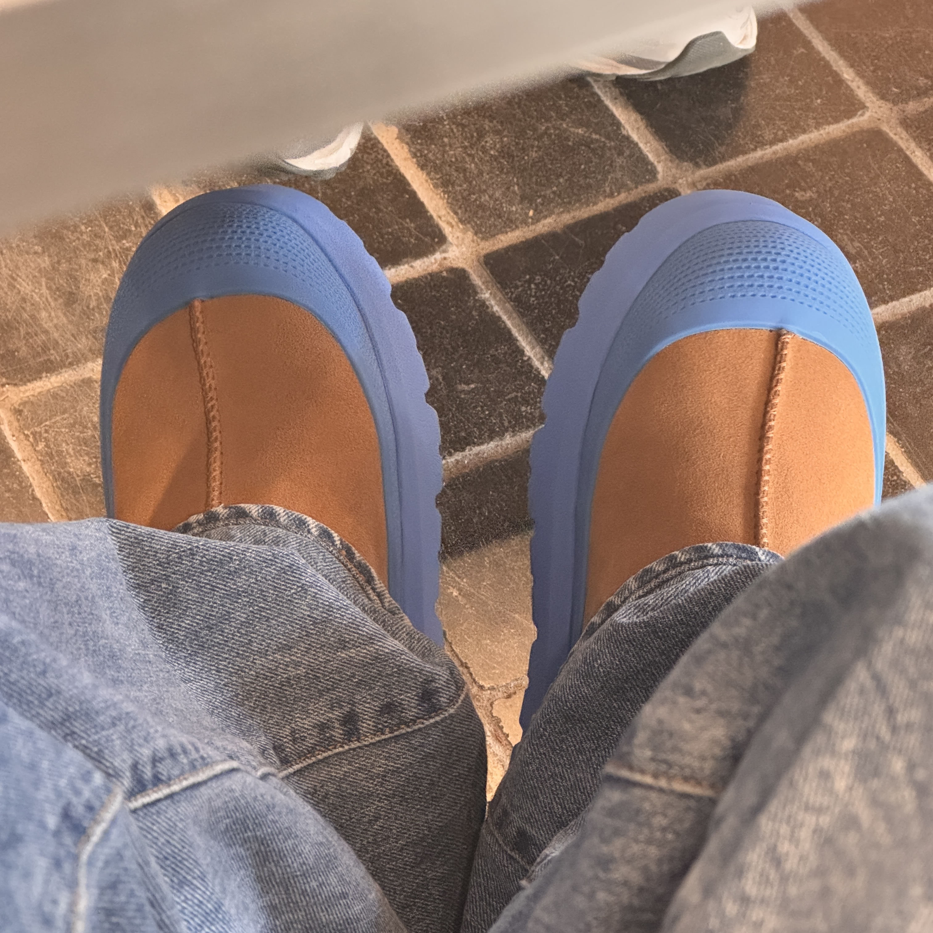 UGG Tasman Weather Hybrid Chestnut Big Sky 착용 스타일