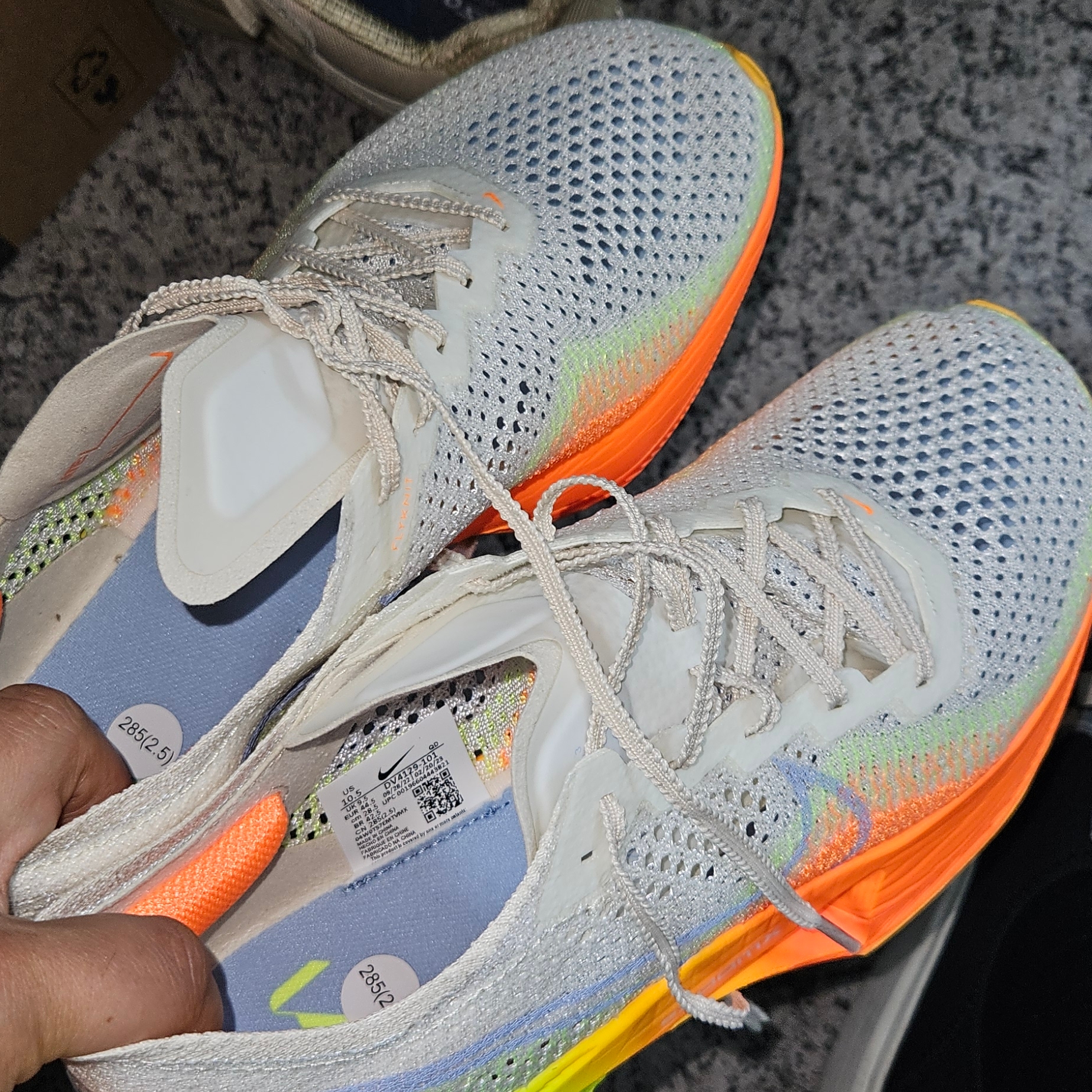 Nike ZoomX Vaporfly Next% 3 Sail Cobalt Bliss Total Orange 착용 스타일