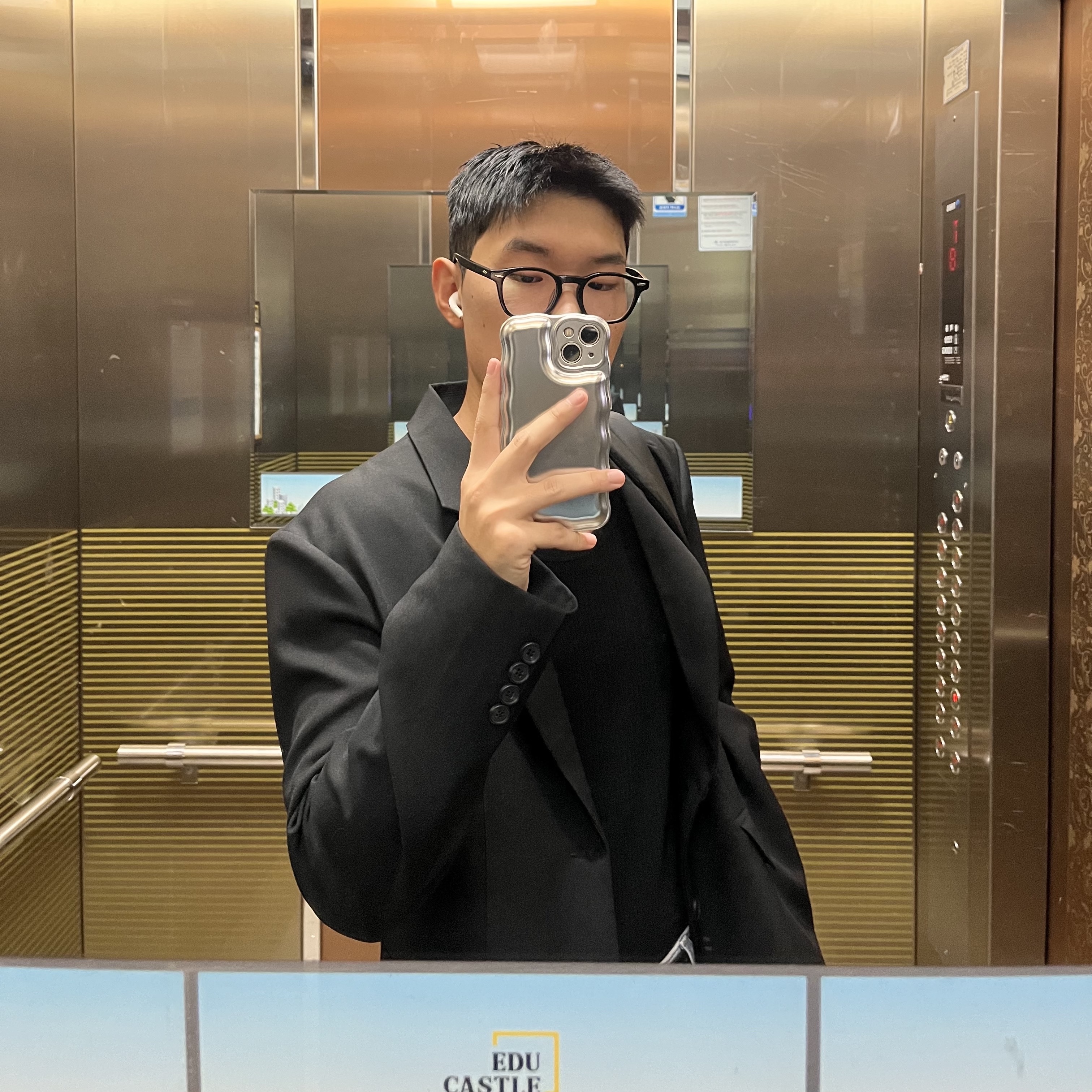 Apple AirPods Max Lightning Silver (Korean Ver.) 착용 스타일 - 8