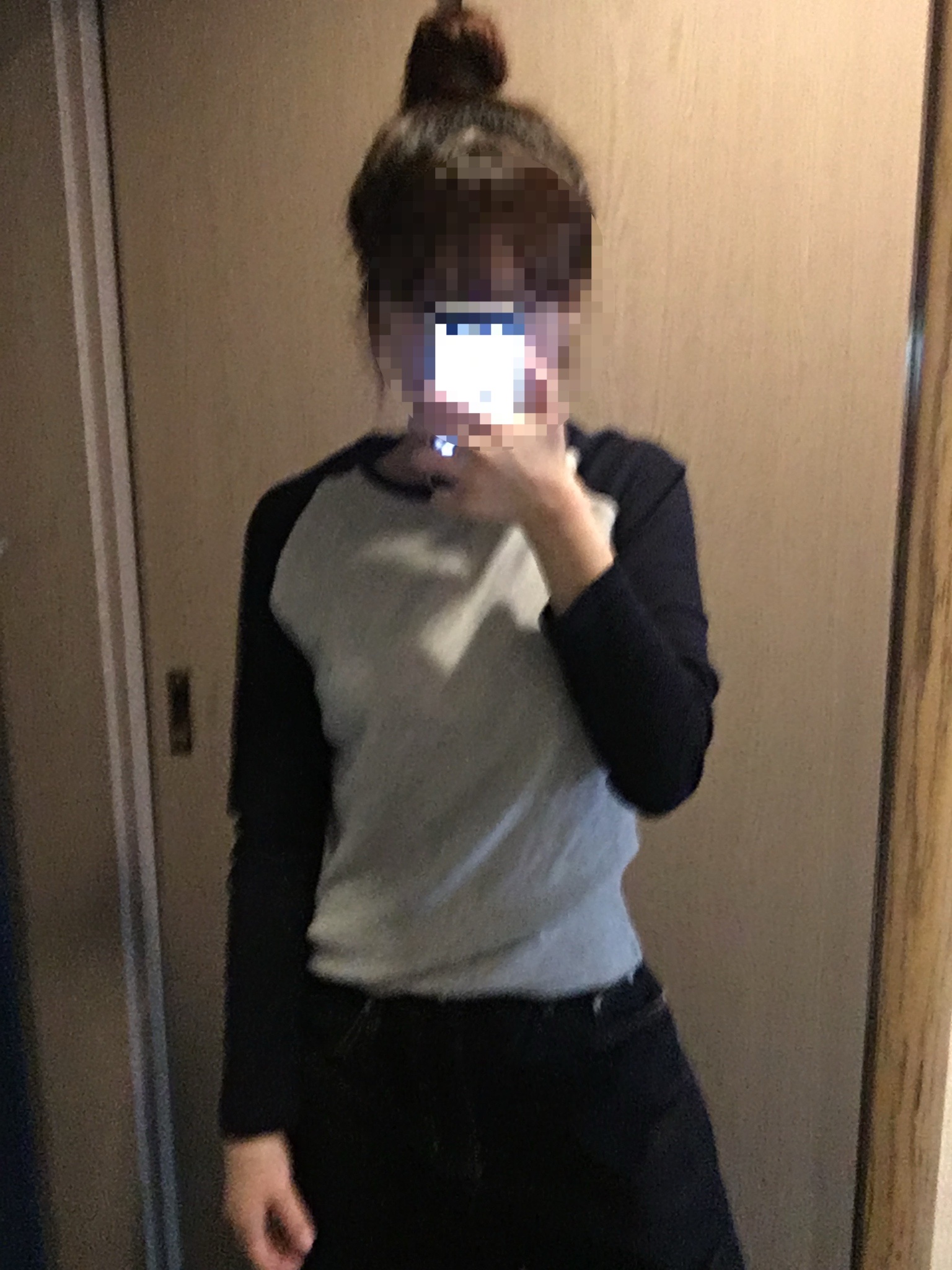 [KREAM 단독] Safarispot Women 1/2 Basic Safari Hoodie White 착용 스타일 - 2
