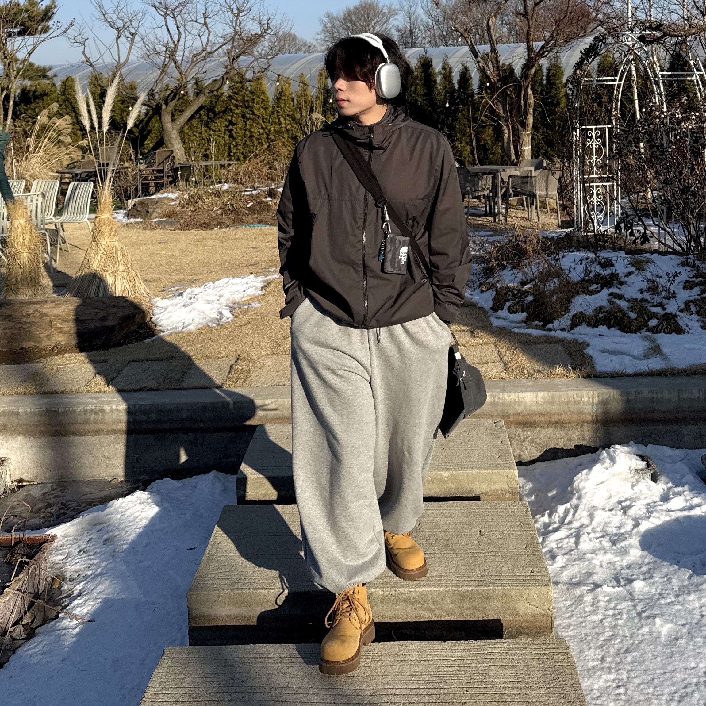 LOSTGARDEN Route Tan, Apple AirPods Max Lightning Silver (Korean Ver.) 착용 스타일 - 3