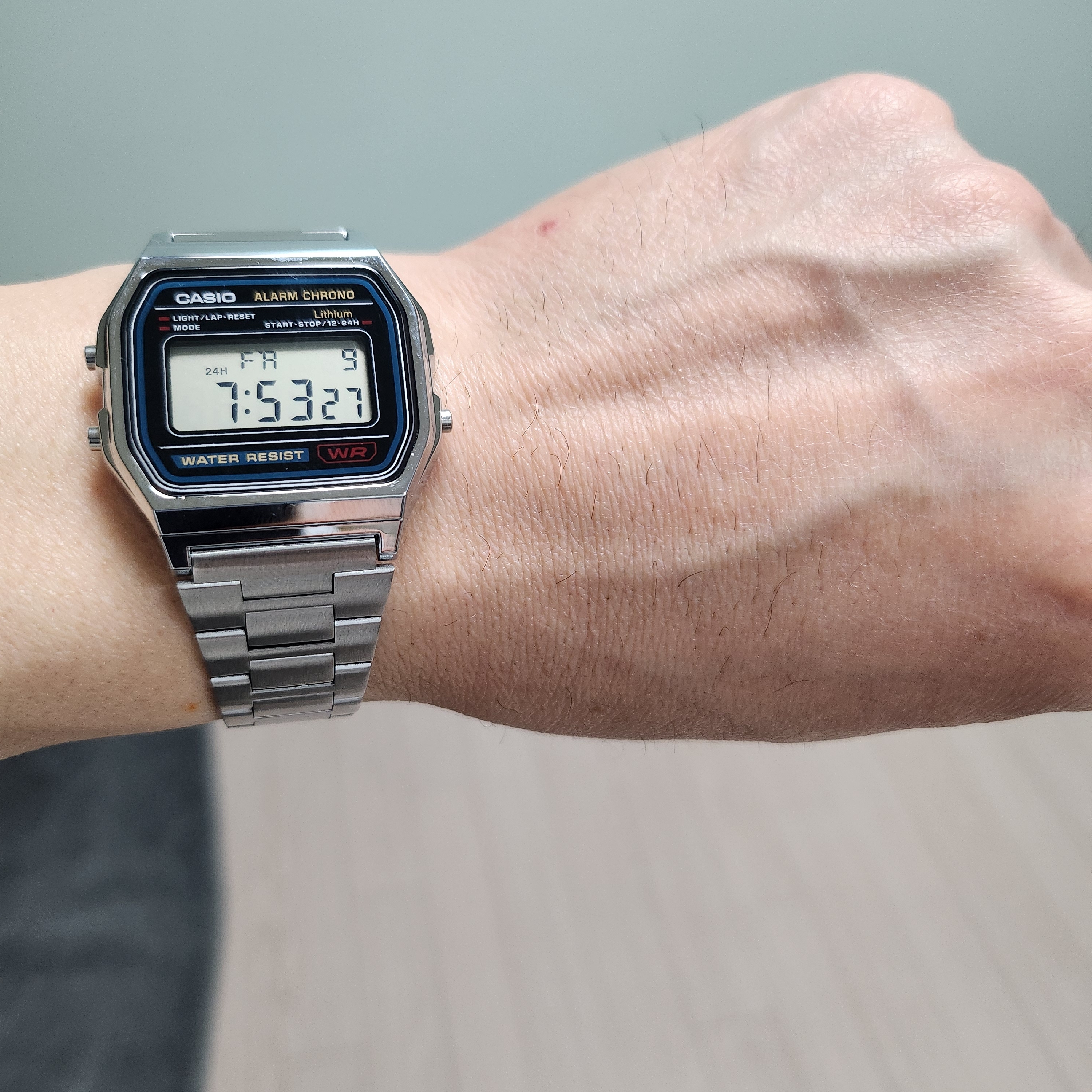 Casio A-158WA-1 착용 스타일