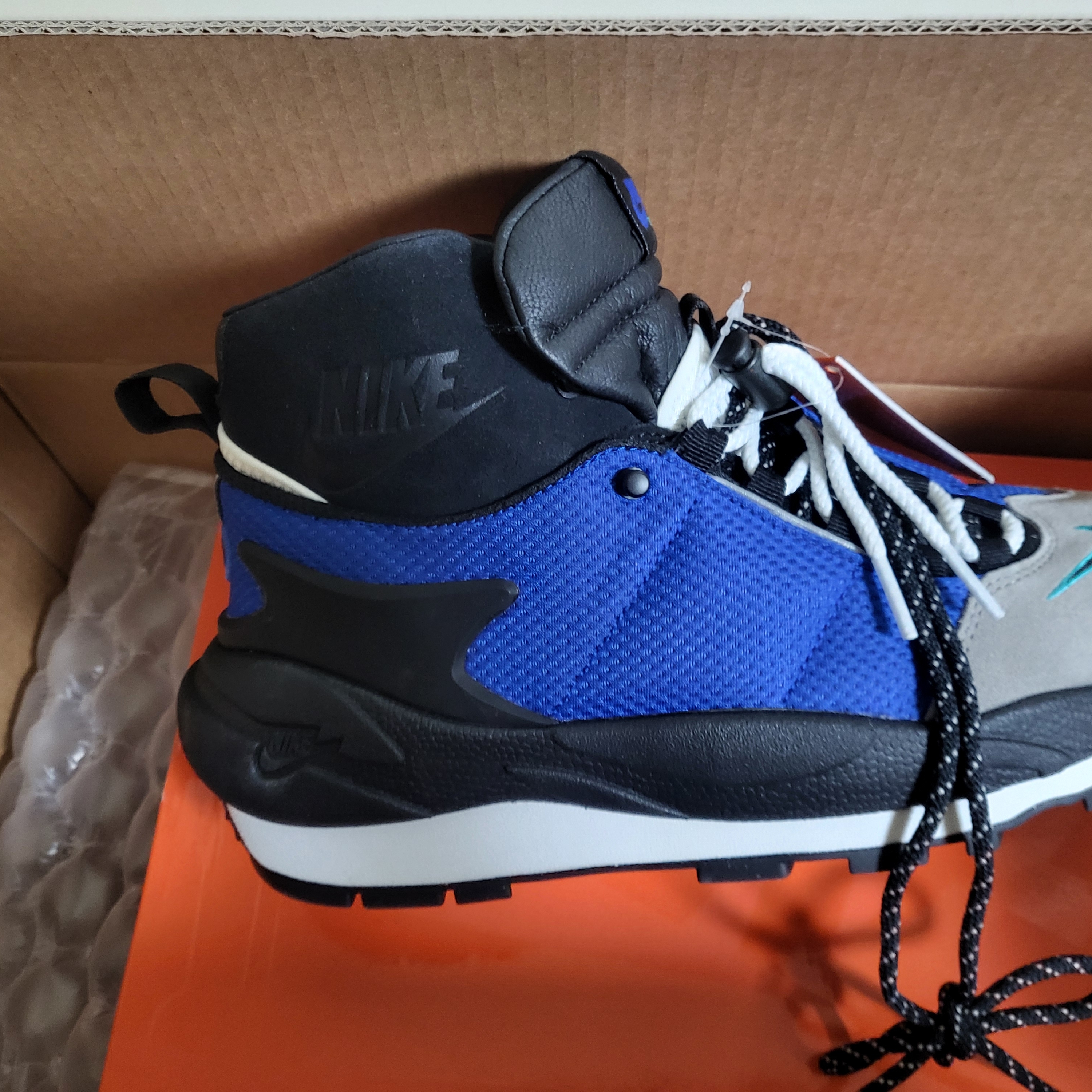 Nike x Sacai Magmascape SP Pecan 착용 스타일