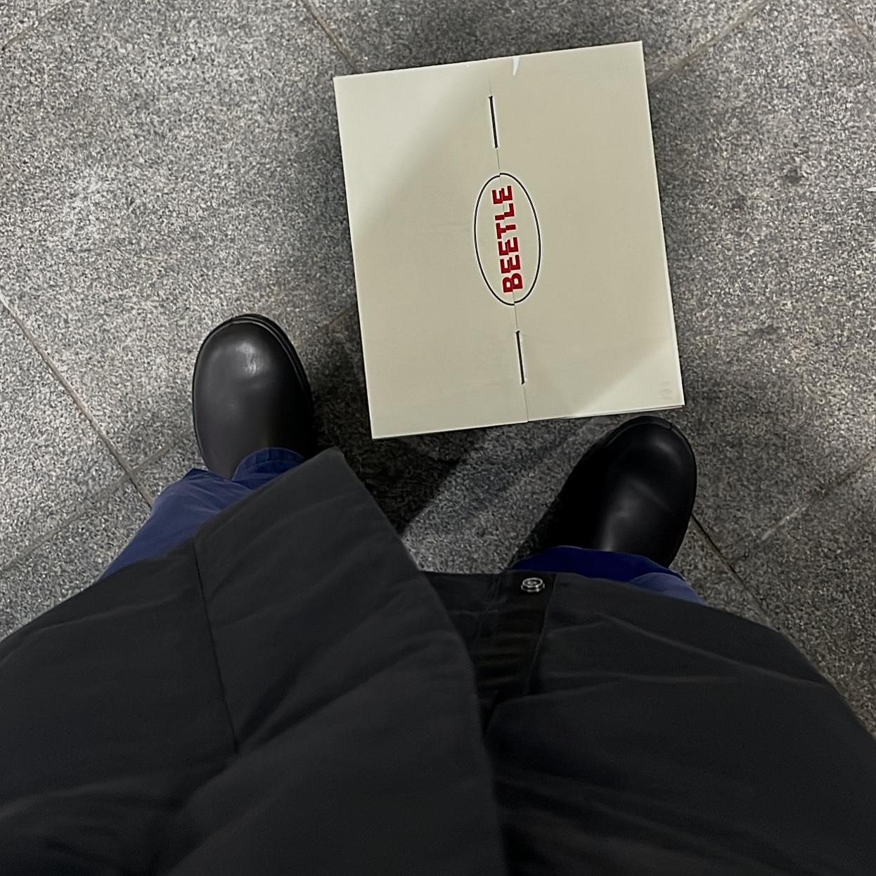 Blundstone Original 500 Chelsea Boots Stout Brown, Snow Peak FR 2L Down Jacket Black 착용 스타일 - 3