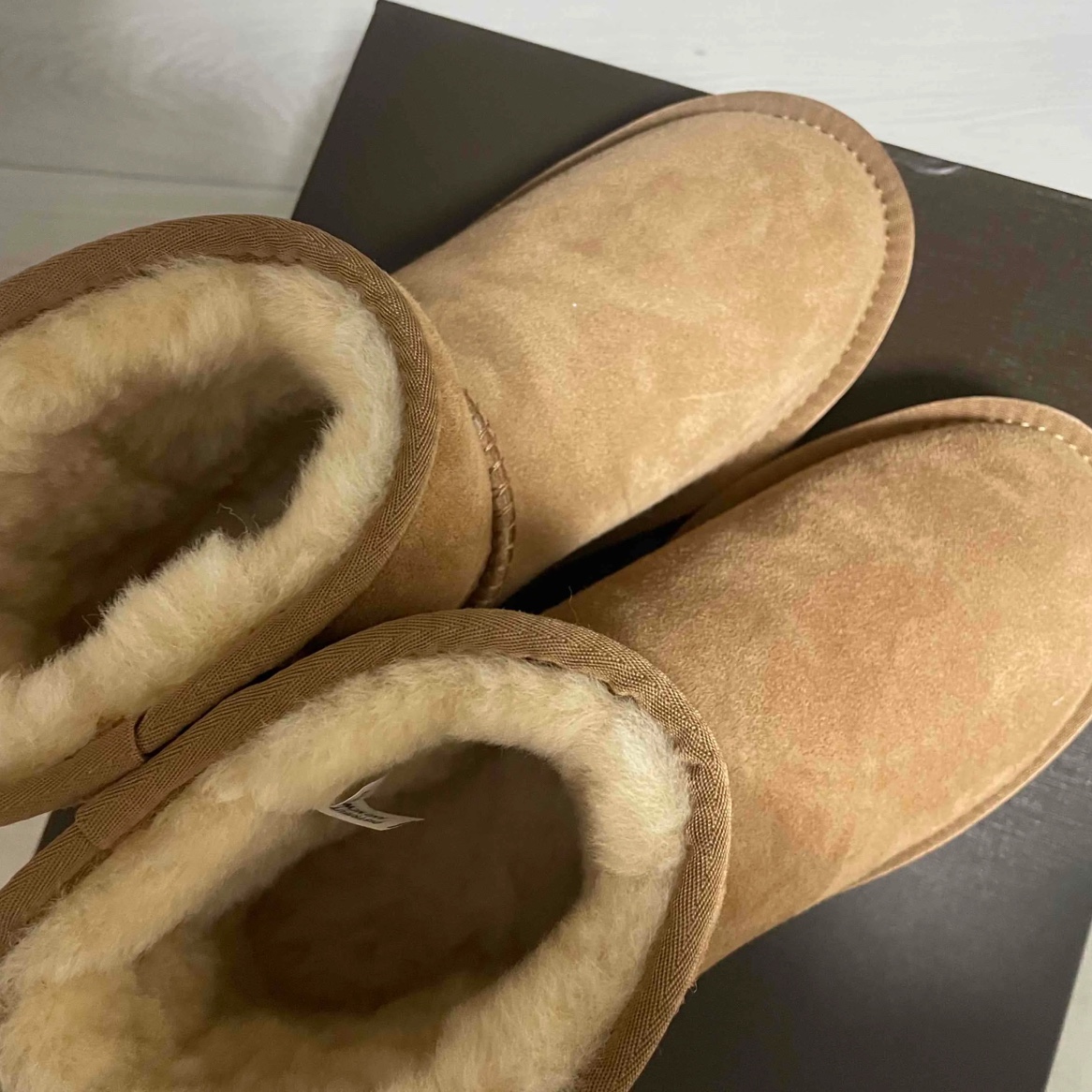(W) UGG Classic Mini II Boots Chestnut 착용 스타일 - 1