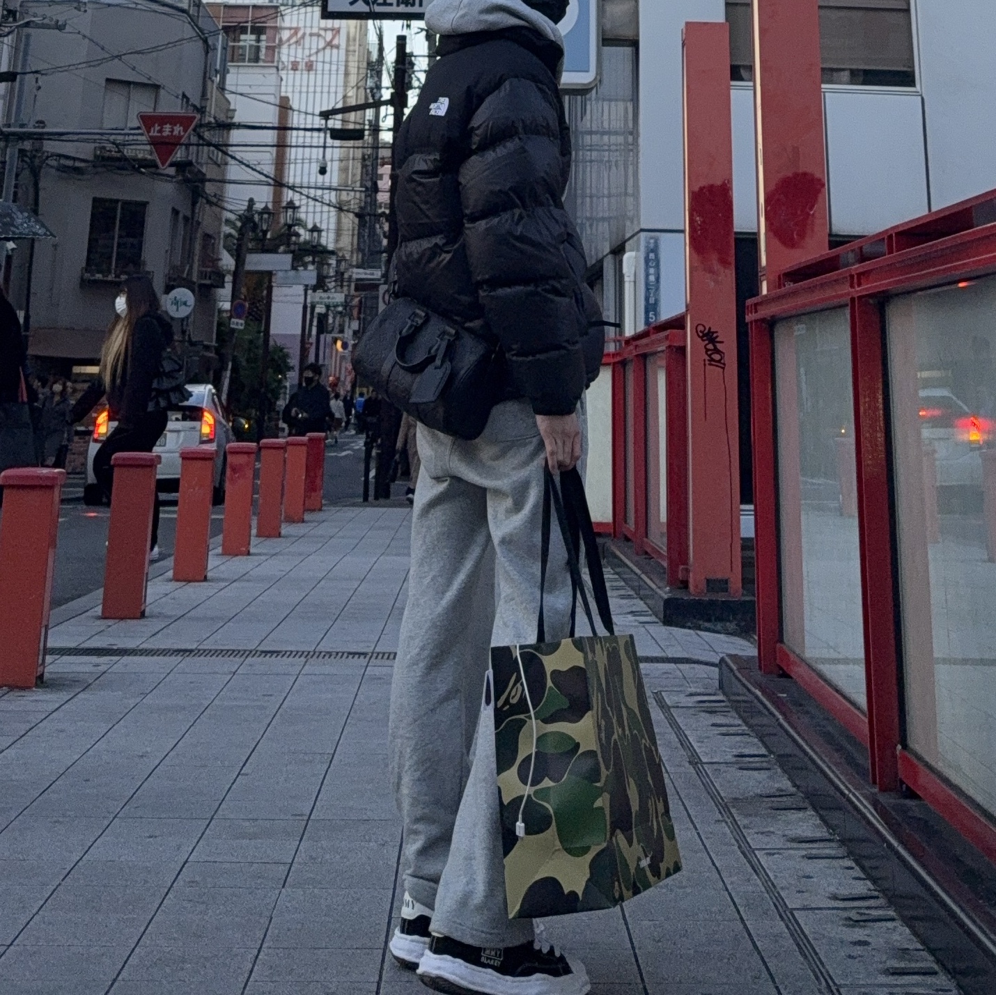 Maison Mihara Yasuhiro Blakey OG Sole Canvas Low-top Sneakers Black White 착용 스타일