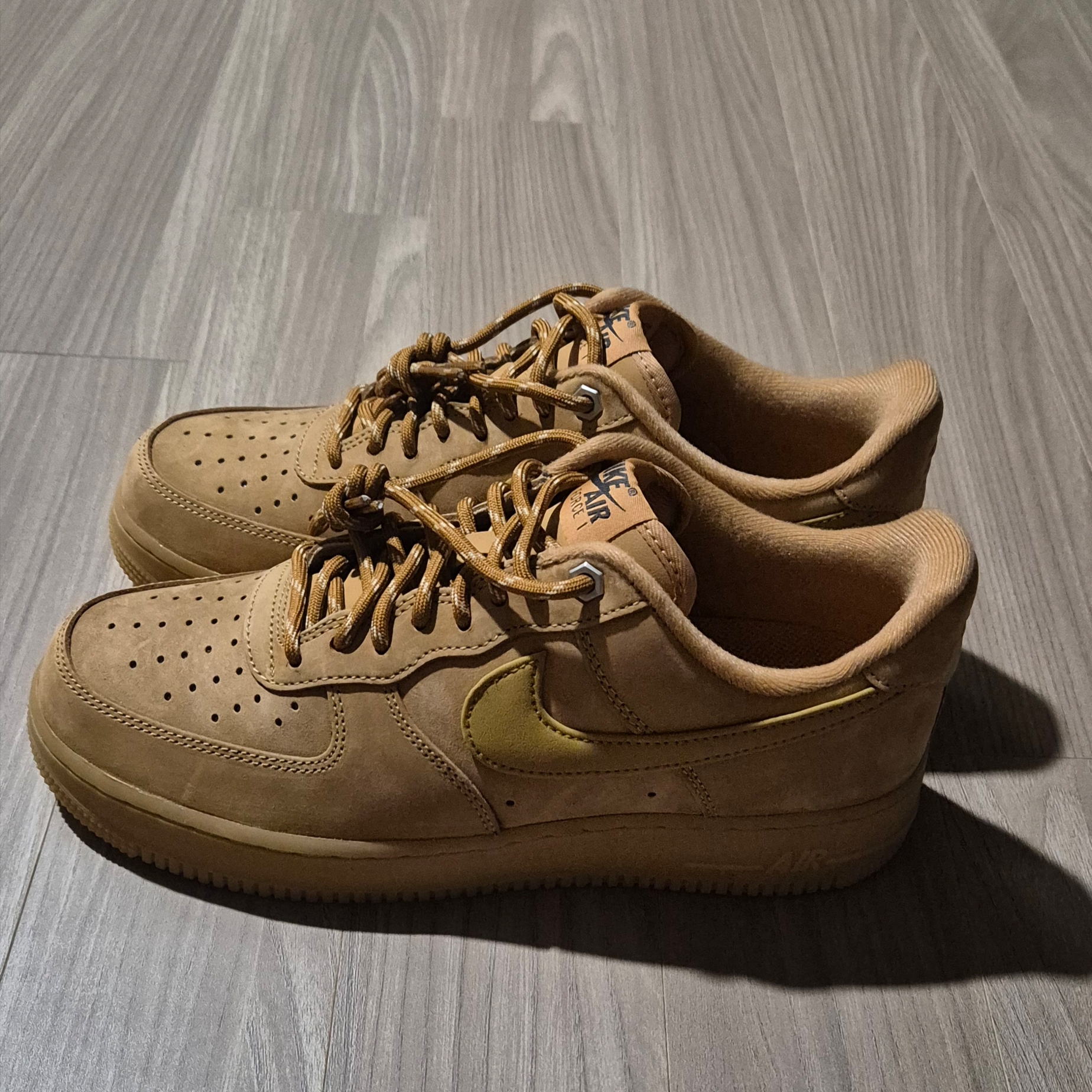 Nike Air Force 1 '07 WB Flax 착용 스타일 - 1