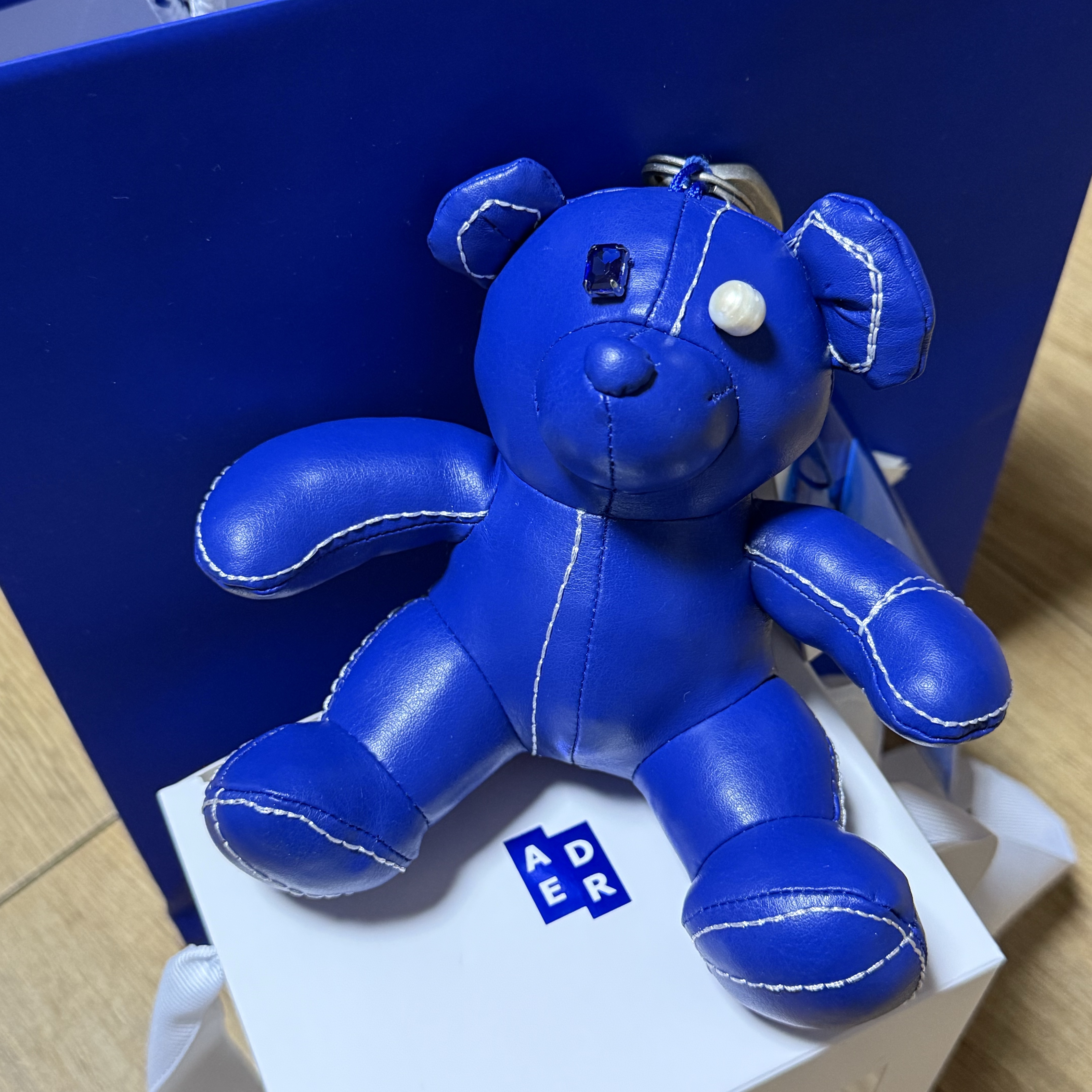Ader Error Addy Bear Keyring Z-Blue 착용 스타일