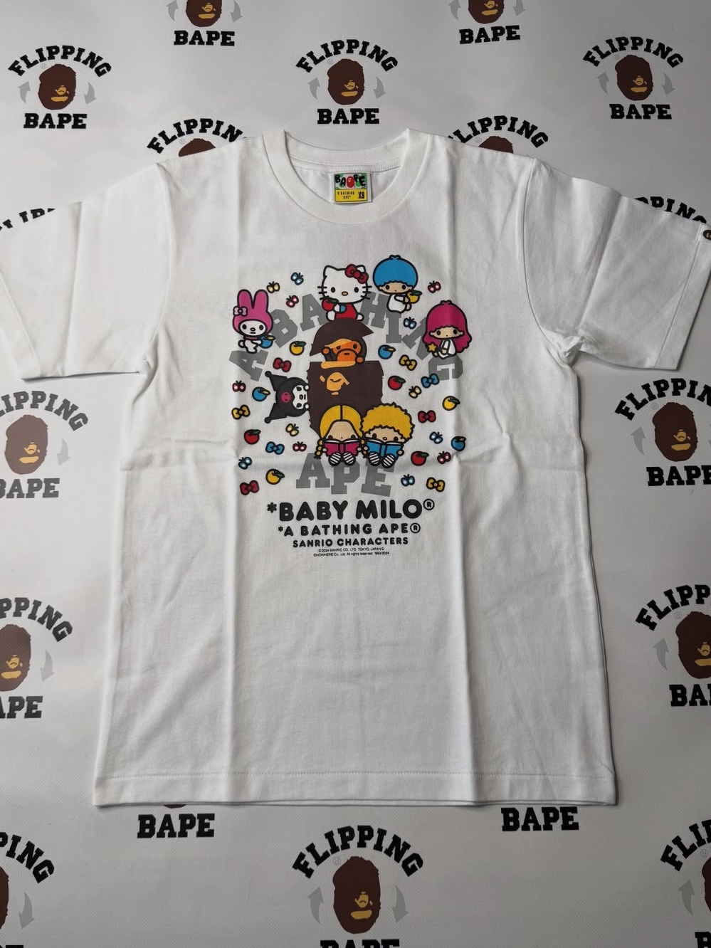 BAPE Baby Milo x Sanrio Characters T-Shirt #1 Black - Ginza Store Exclusive, (W) BAPE Baby Milo x Pompompurin Mini T-Shirt White 착용 스타일 - 4