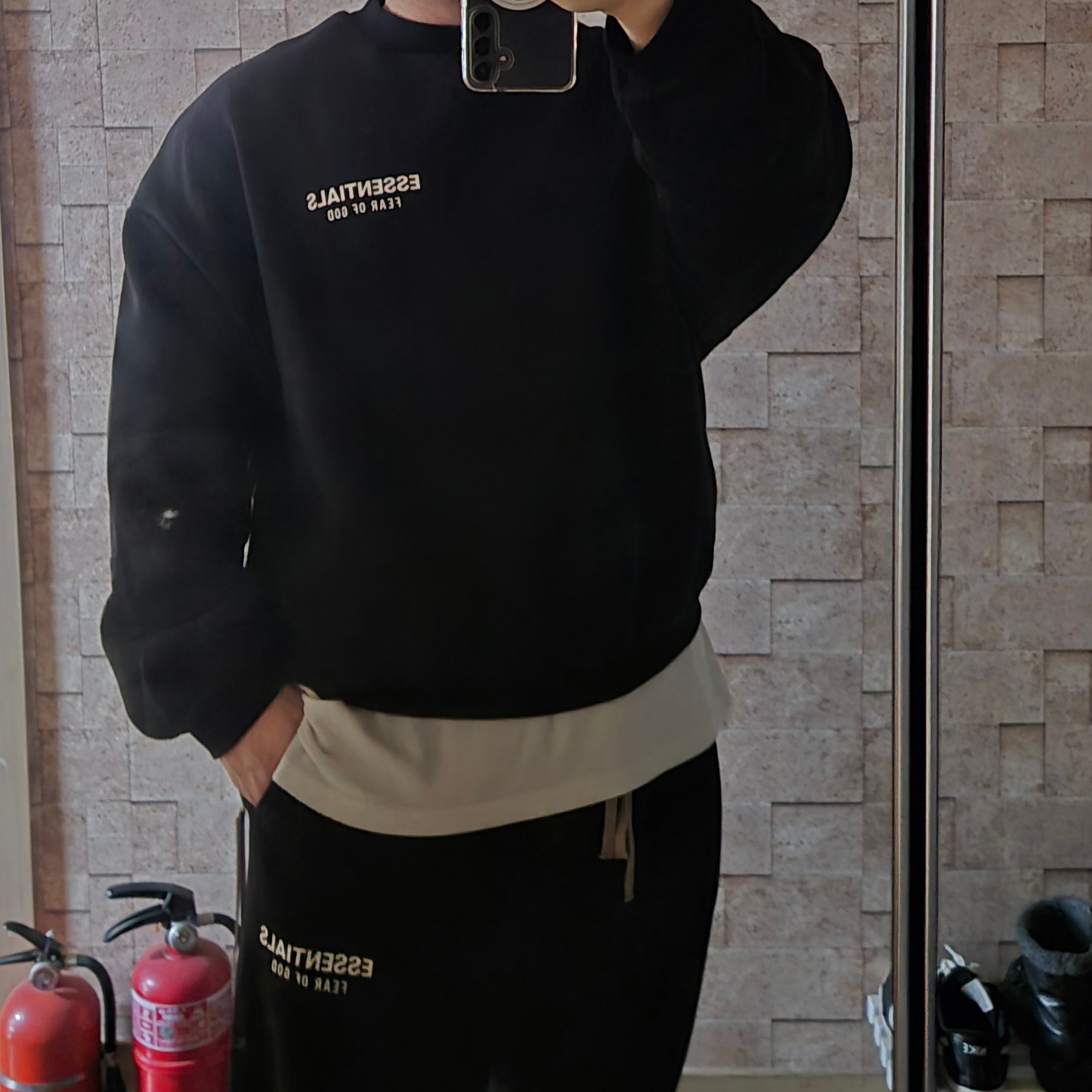 Essentials Fleece Essential Sweatpant Black - 24FW, Essentials Fleece Crewneck Black - 24FW 착용 스타일