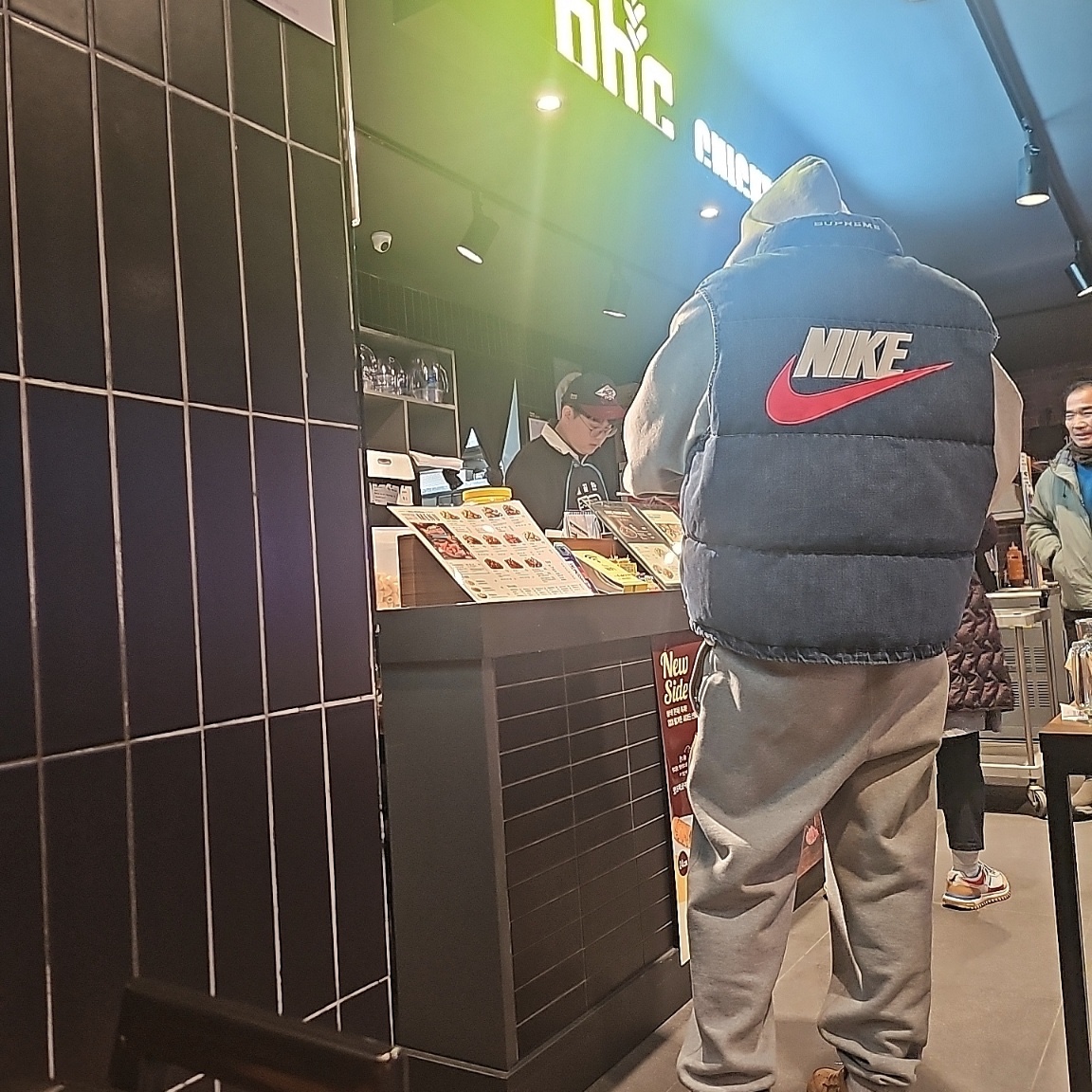 Supreme x Nike Denim Puffer Vest Indigo - 24SS 착용 스타일