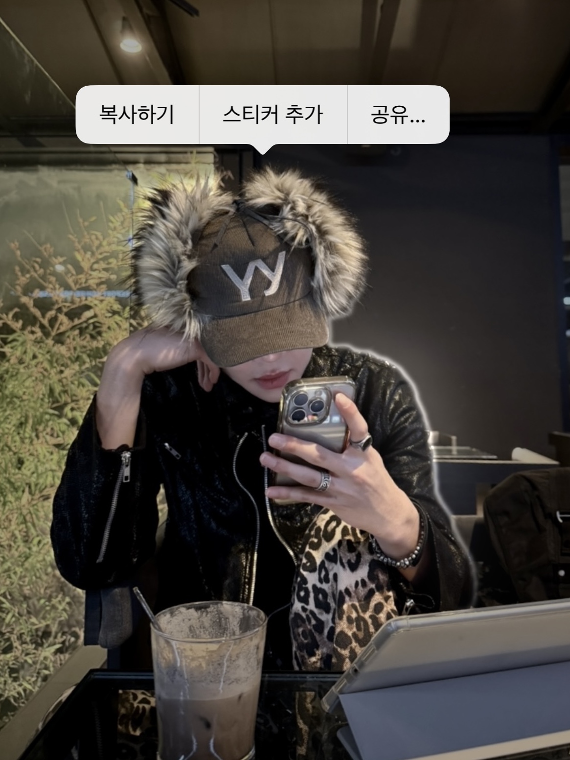 Open Yy Faux Fur Corduroy Earflap Cap Khaki 착용 스타일 - 1