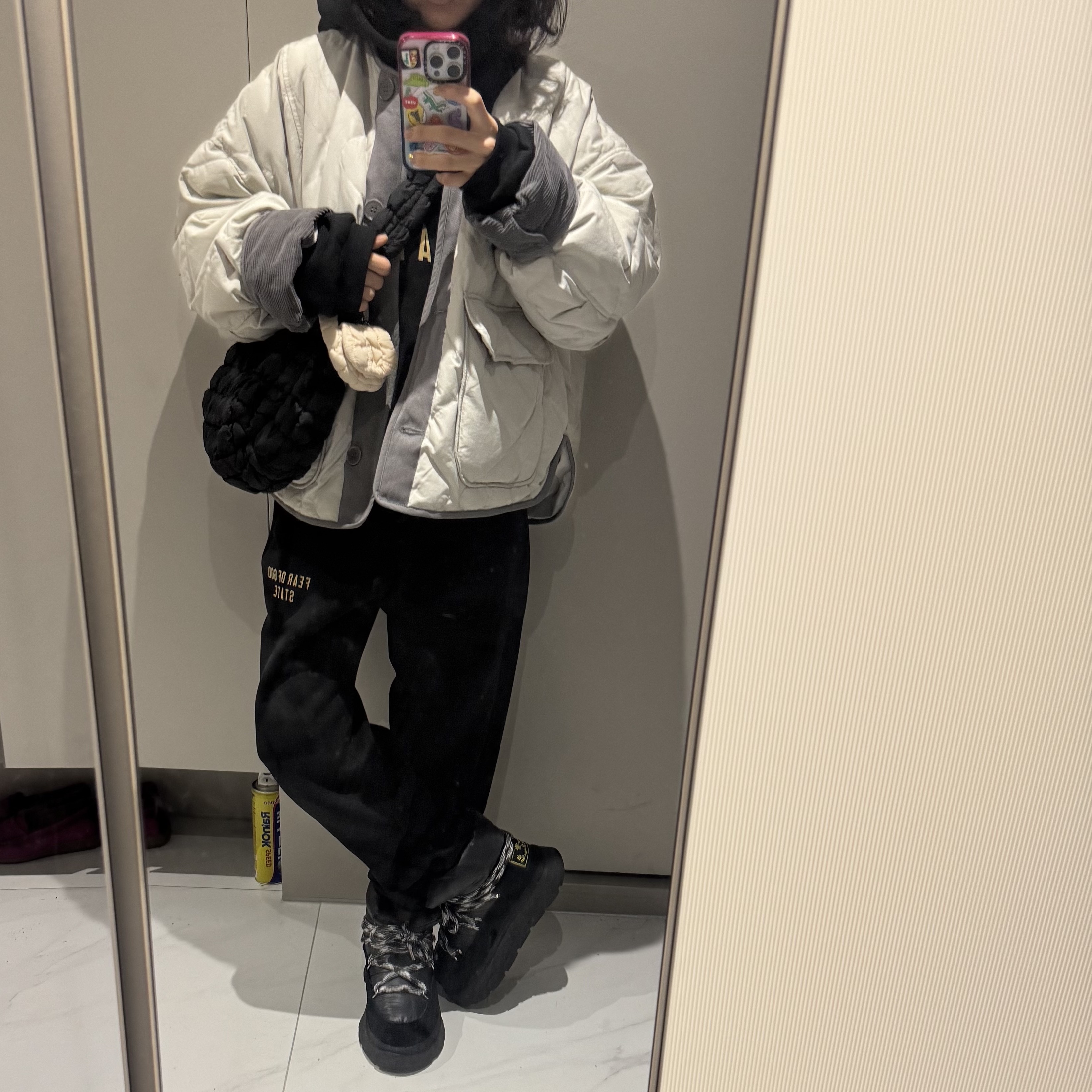 Essentials Fleece State Hoodie Black - 24FW, Essentials Fleece Essential State Sweatpant Black - 24FW 착용 스타일