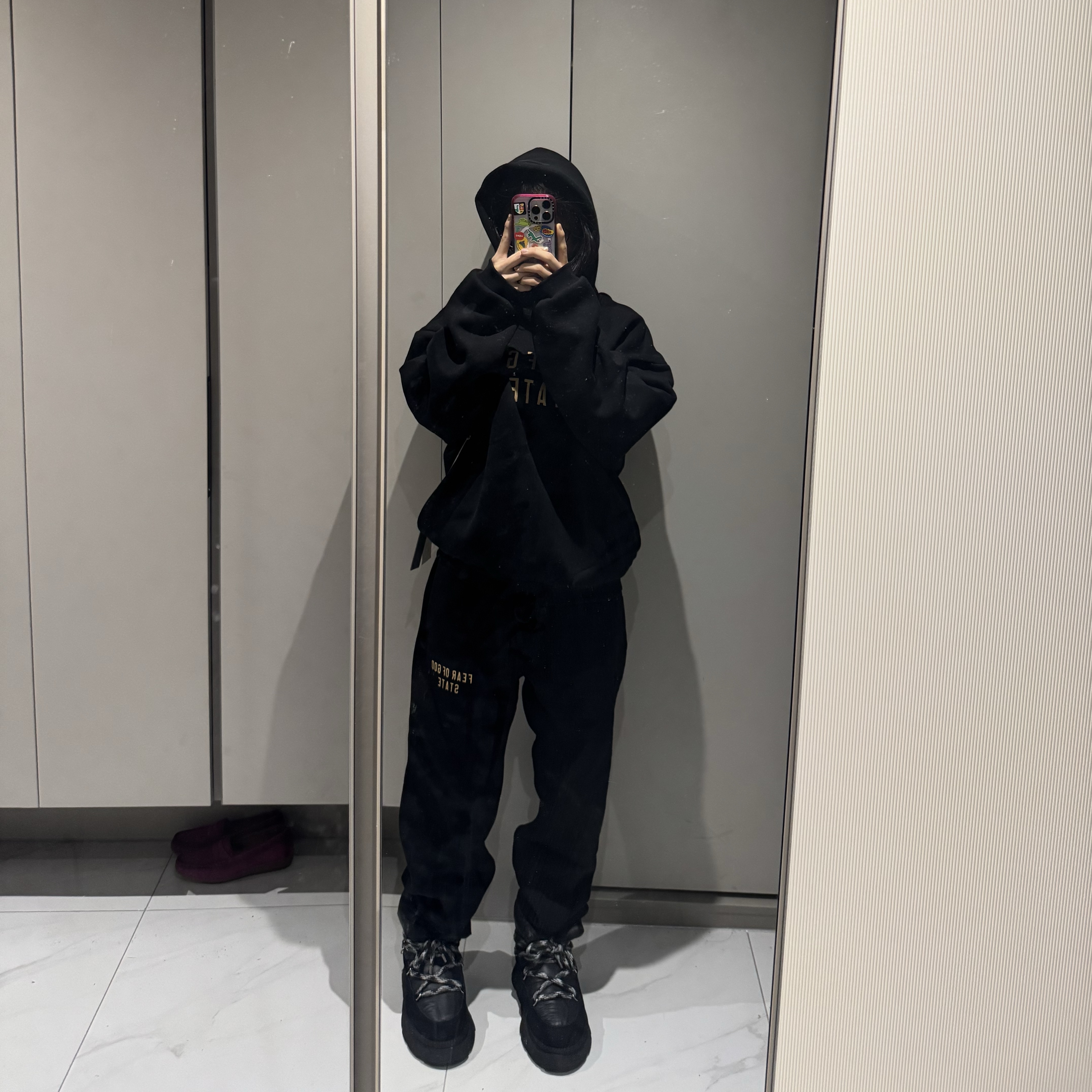 Essentials Fleece State Hoodie Black - 24FW, Essentials Fleece Essential State Sweatpant Black - 24FW 착용 스타일