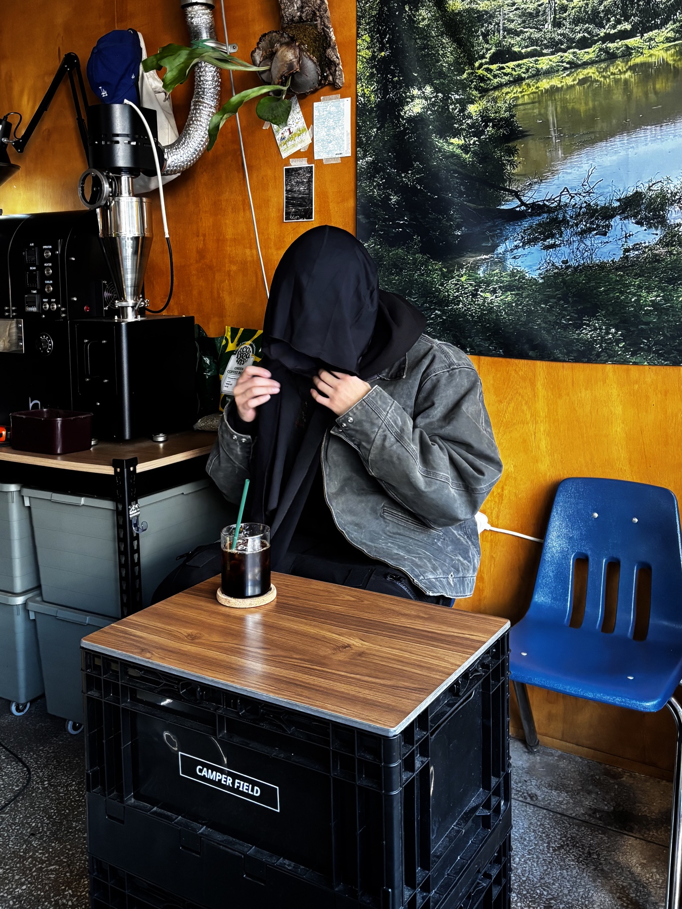 Sansan Gear Hoodie Scarf Black, Wapworks Arctic Suspender Pants Black 착용 스타일 - 7