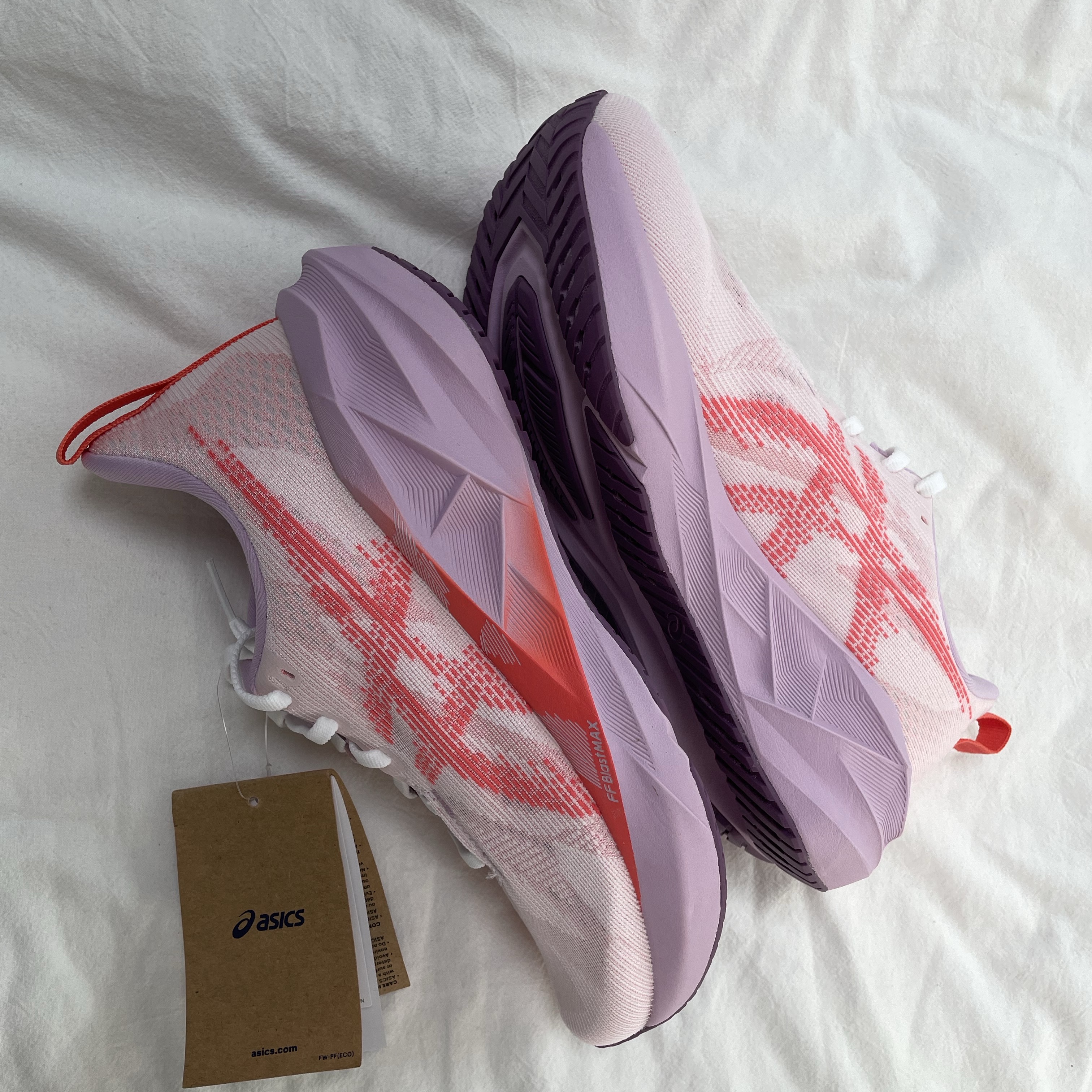 (W) Asics Novablast 5 White Coral Reef 착용 스타일 - 1