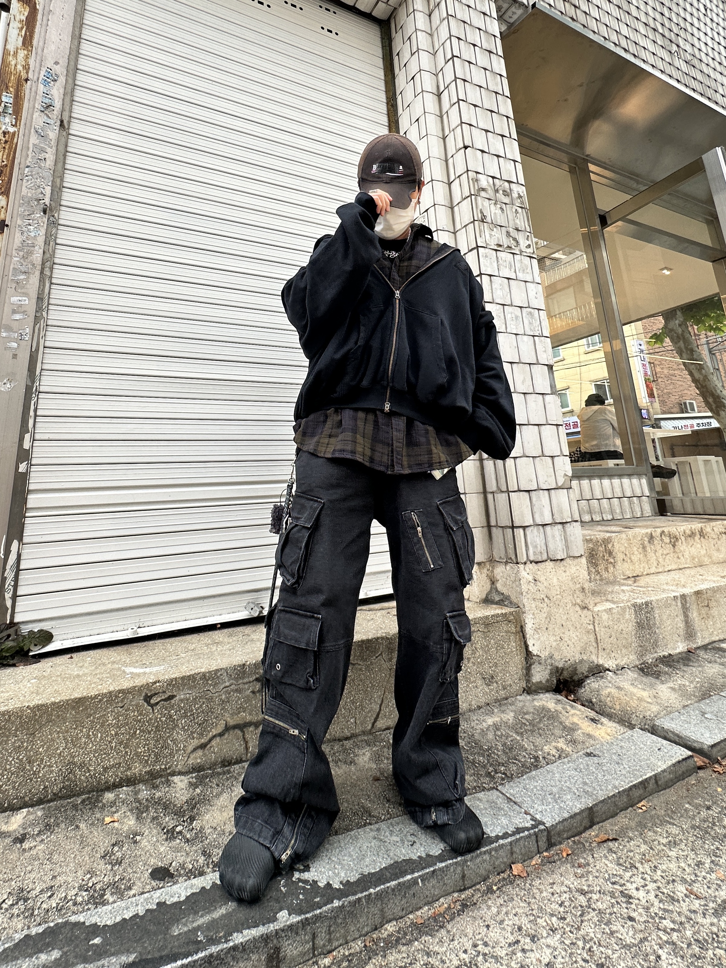 Undermycar Fisky Double Layered Shirts Hood Zip-Up Bronze Green - 23FW, Balenciaga Ultra Flat Black 착용 스타일 - 1
