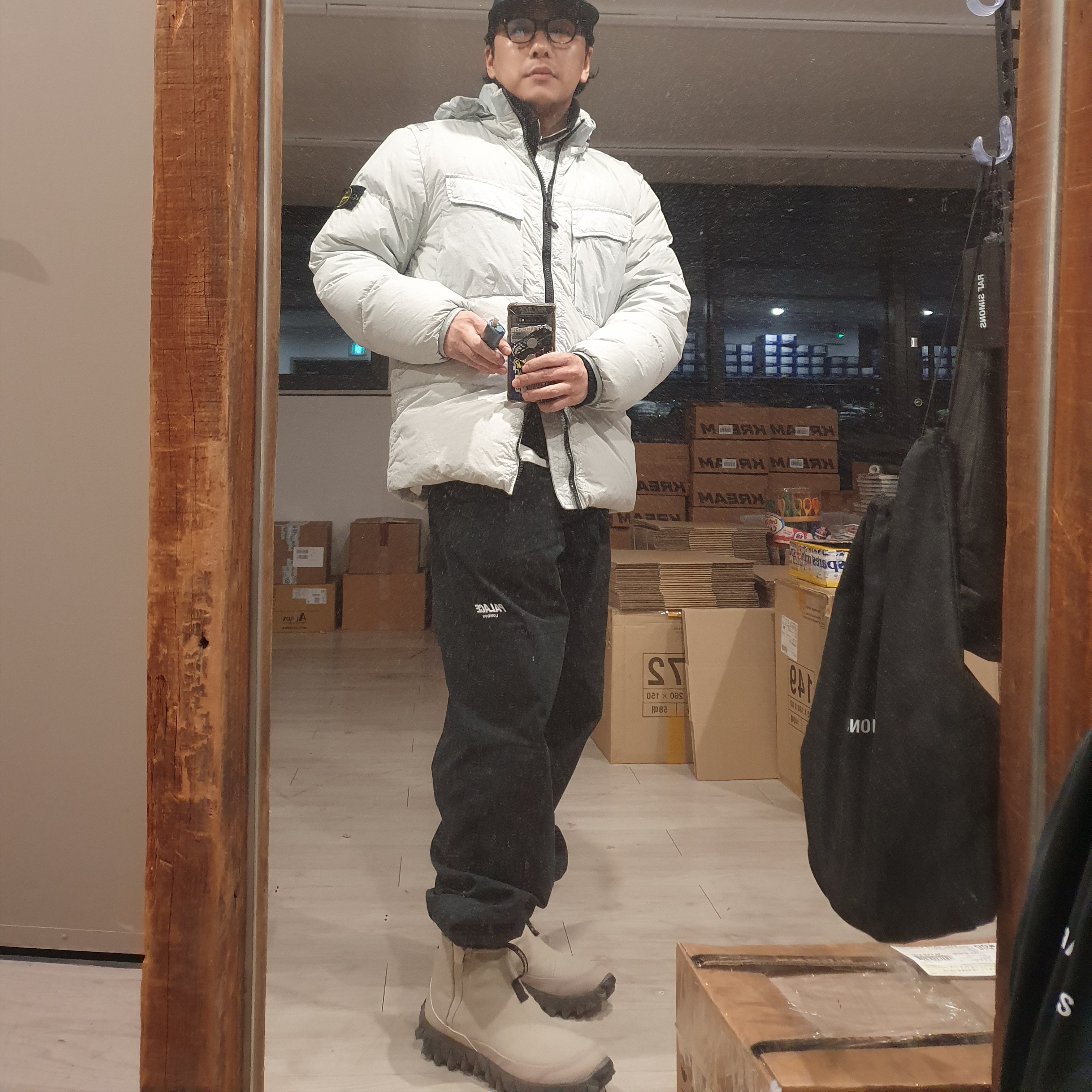 Salomon Snowclog Mid Feather Gray Black 착용 스타일