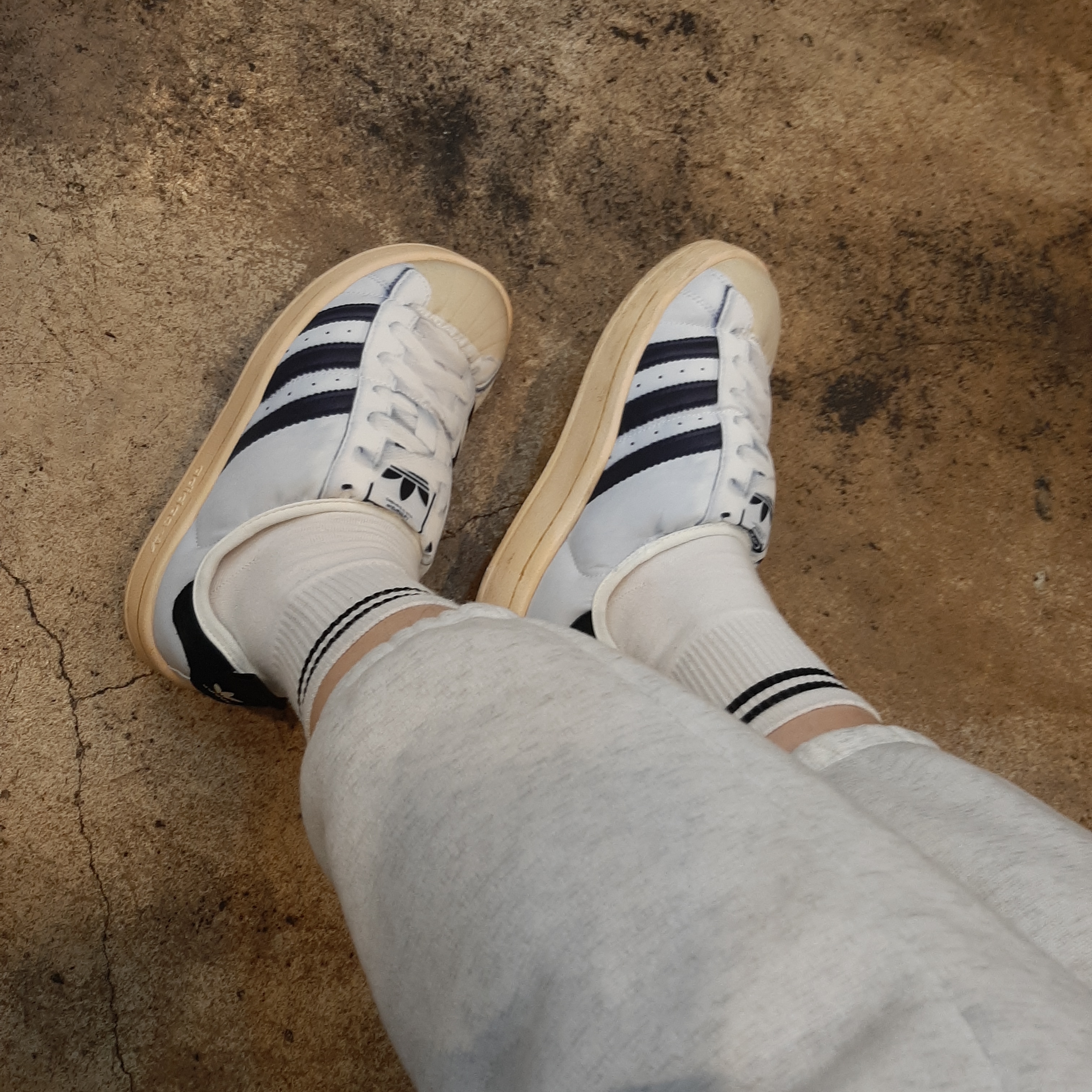 Adidas Puffylette Superstar Cloud White 착용 스타일 - 2