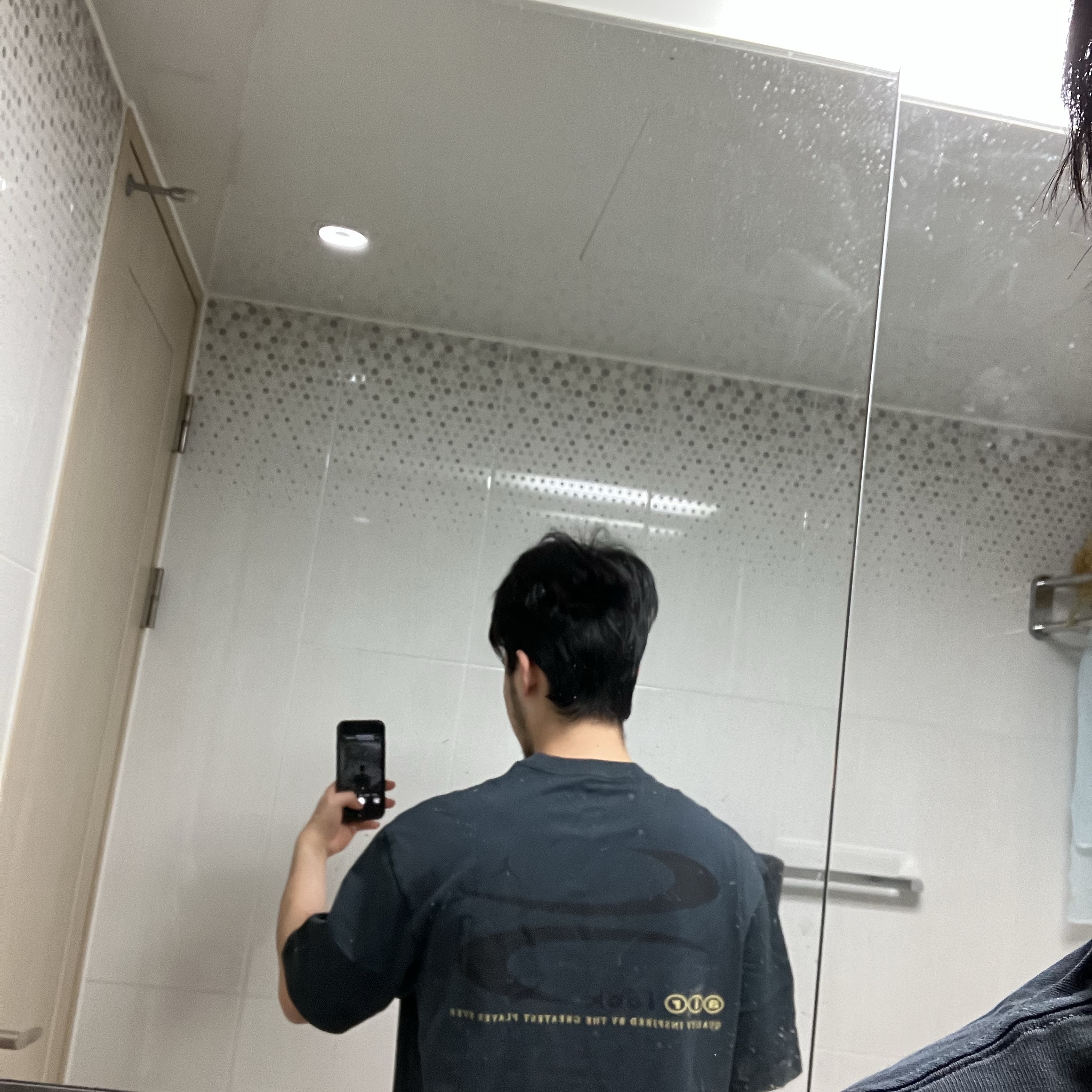 Jordan x Travis Scott T-Shirt Dark Smoke Grey (DZ5510-070) 착용 스타일