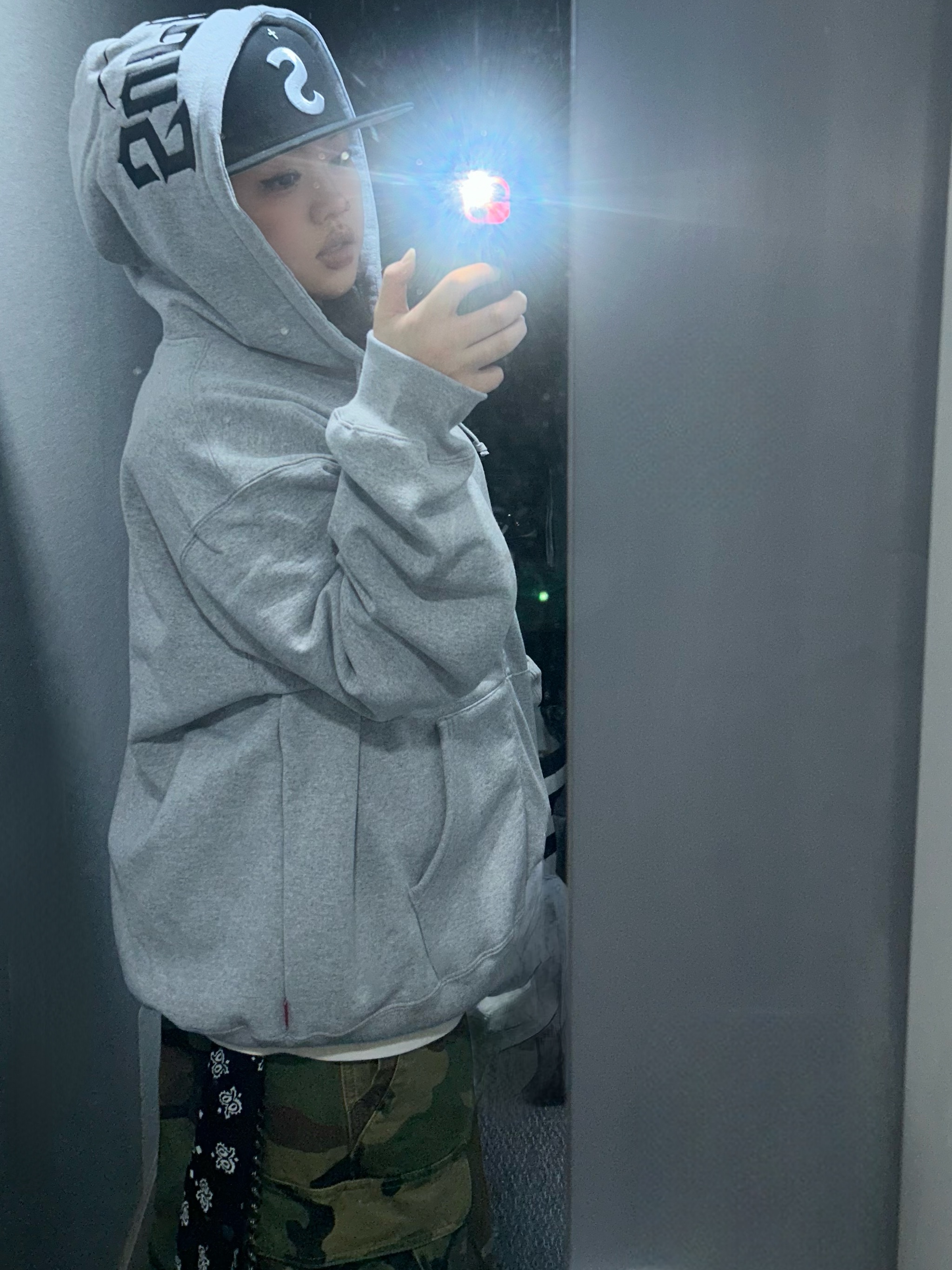 Supreme Mister Cartoon Zip Up Hooded Sweatshirt Heather Grey - 24FW, NOD Stone Washed Cargo Pants Camo 착용 스타일