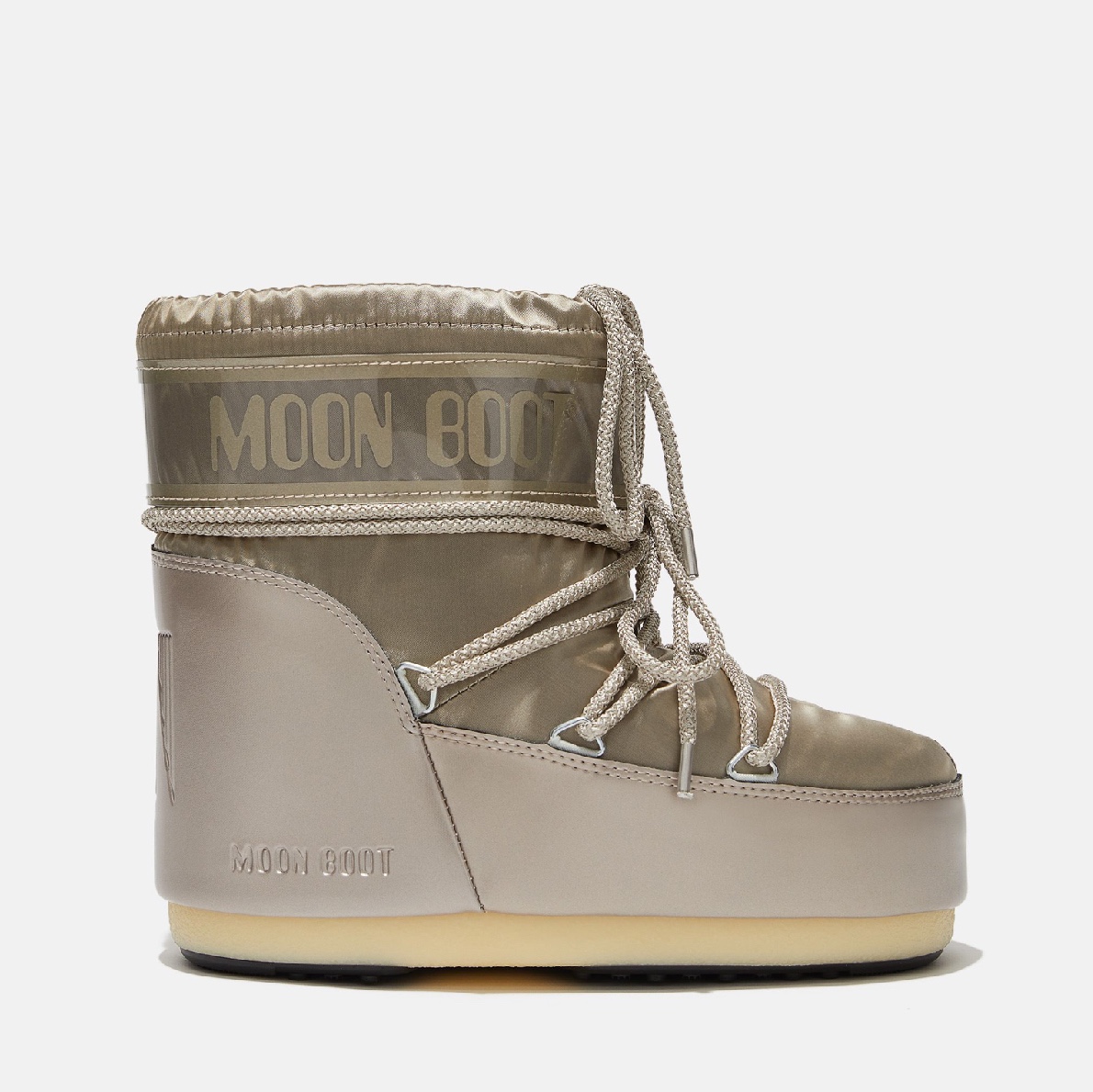 (W) Moon Boot Icon Low Boots Platinum 착용 스타일 - 4