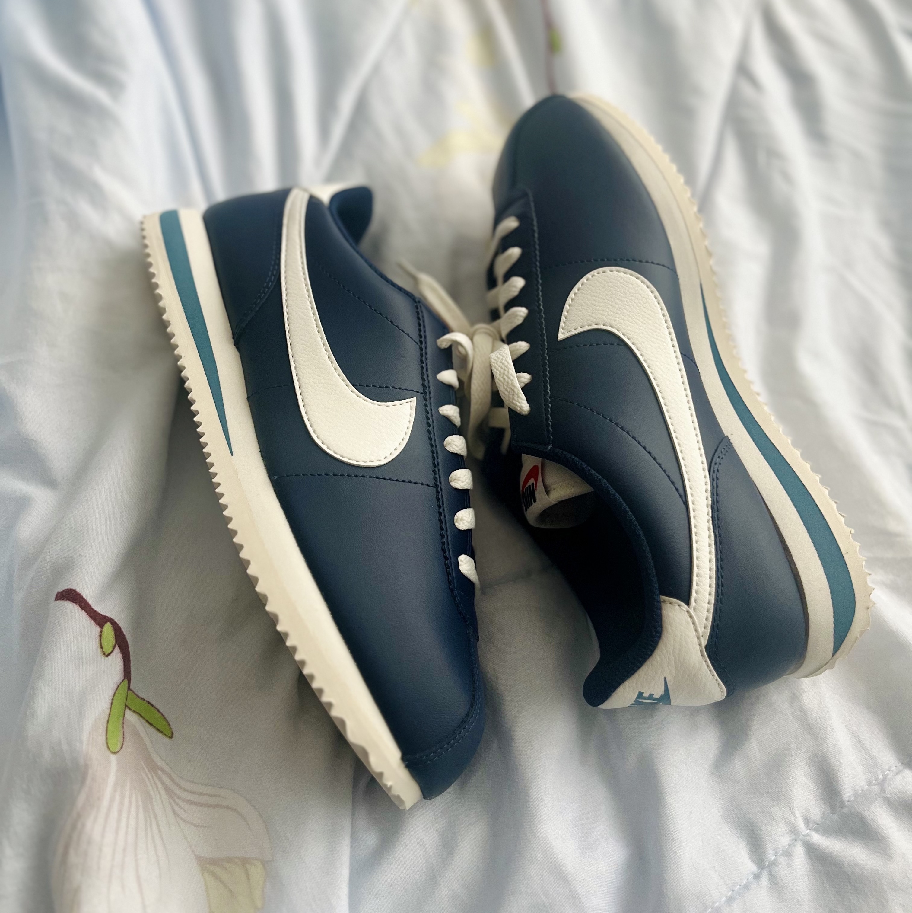 Nike Cortez Midnight Navy 착용 스타일