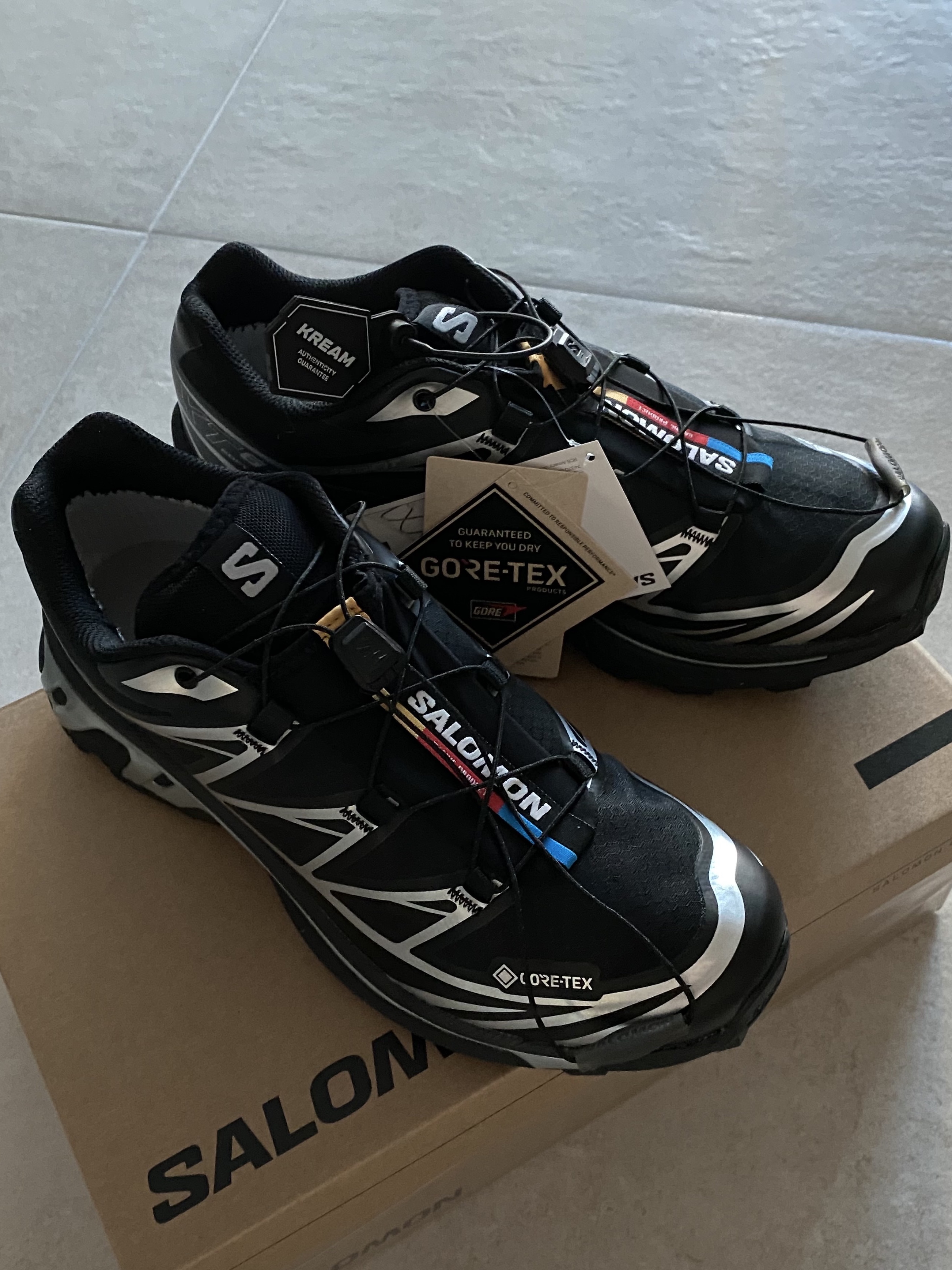 Salomon XT-6 GTX Black Silver 착용 스타일