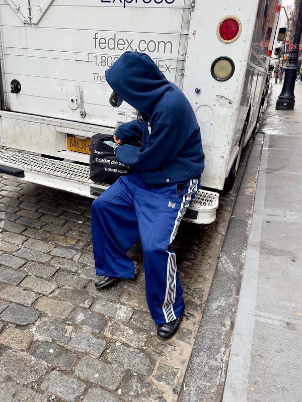 Needles H.D. Track Pants Poly Smooth Royal, Needles H.D. Track Pants Poly Smooth White Purple 착용 스타일 - 2