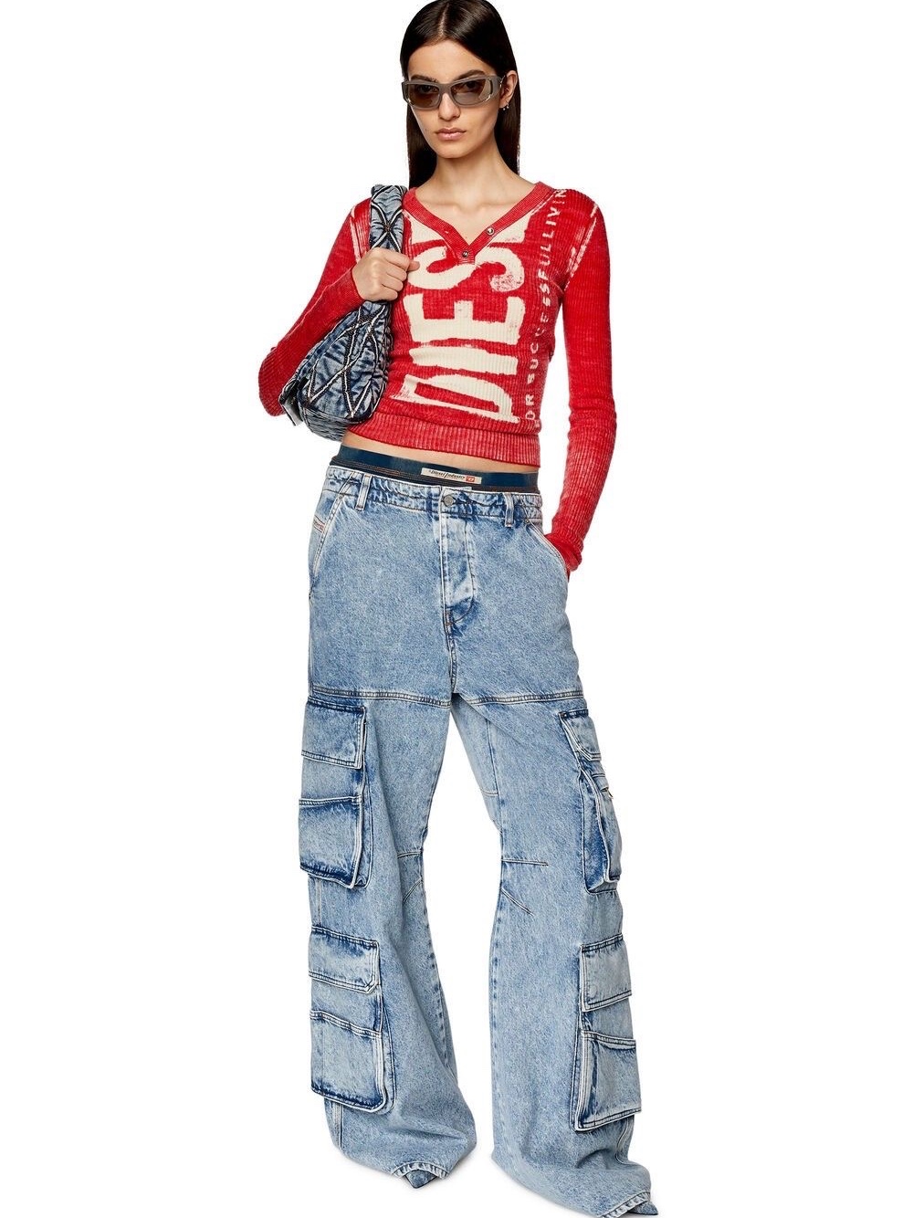 (W) Diesel Slim M-Arita Painting Logo Knit Black, Diesel Sweatshirt with Burn Out Logo Red 착용 스타일 - 3