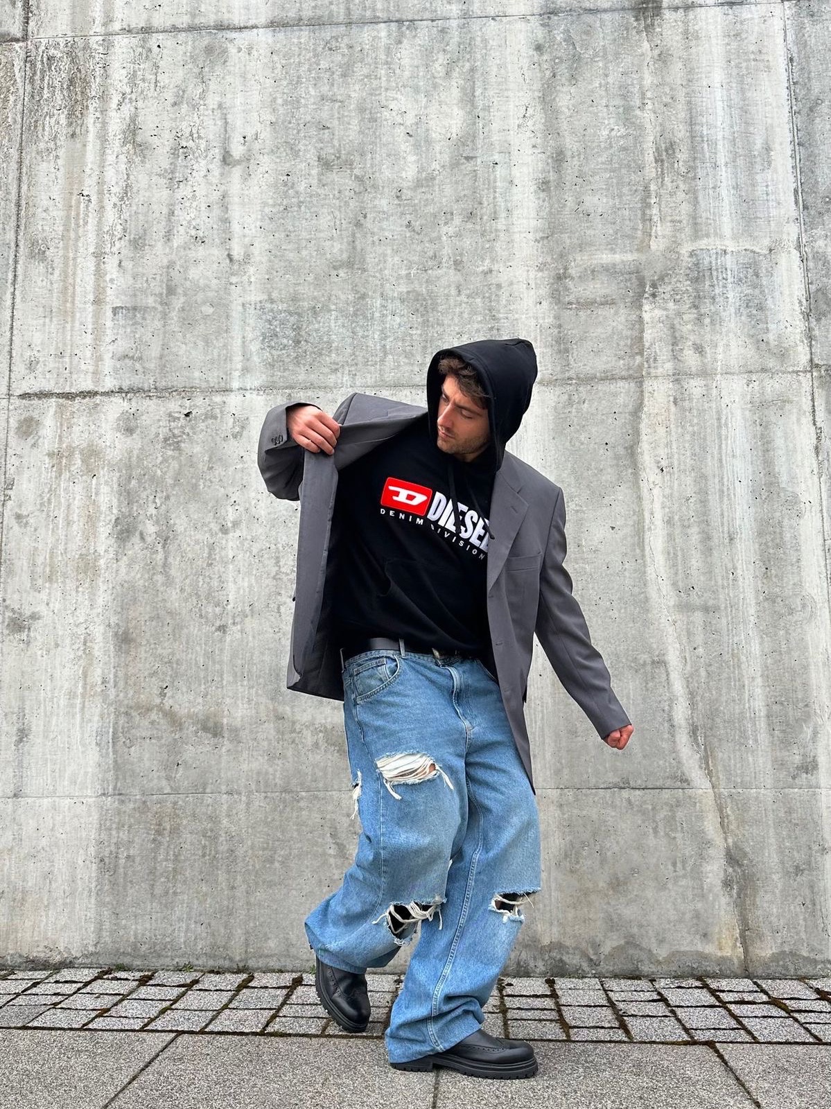 (W) Diesel Slim M-Arita Painting Logo Knit Black, Diesel Sweatshirt with Burn Out Logo Red 착용 스타일 - 4