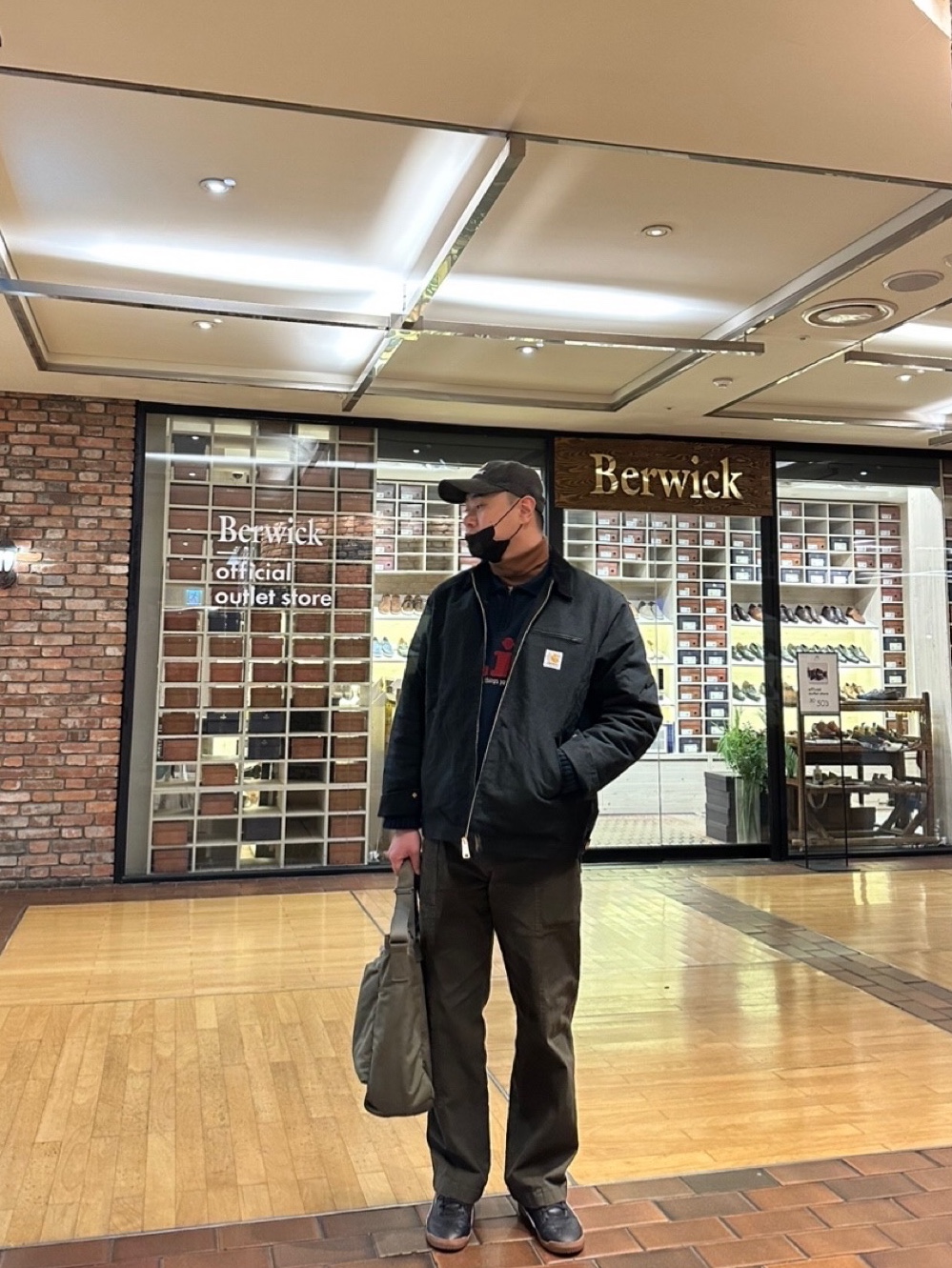 Carhartt WIP Organic Cotton Dearborn Canvas OG Detroit Jacket Black Aged Canvas - Winter, Puma Club 5v5 White Black 착용 스타일