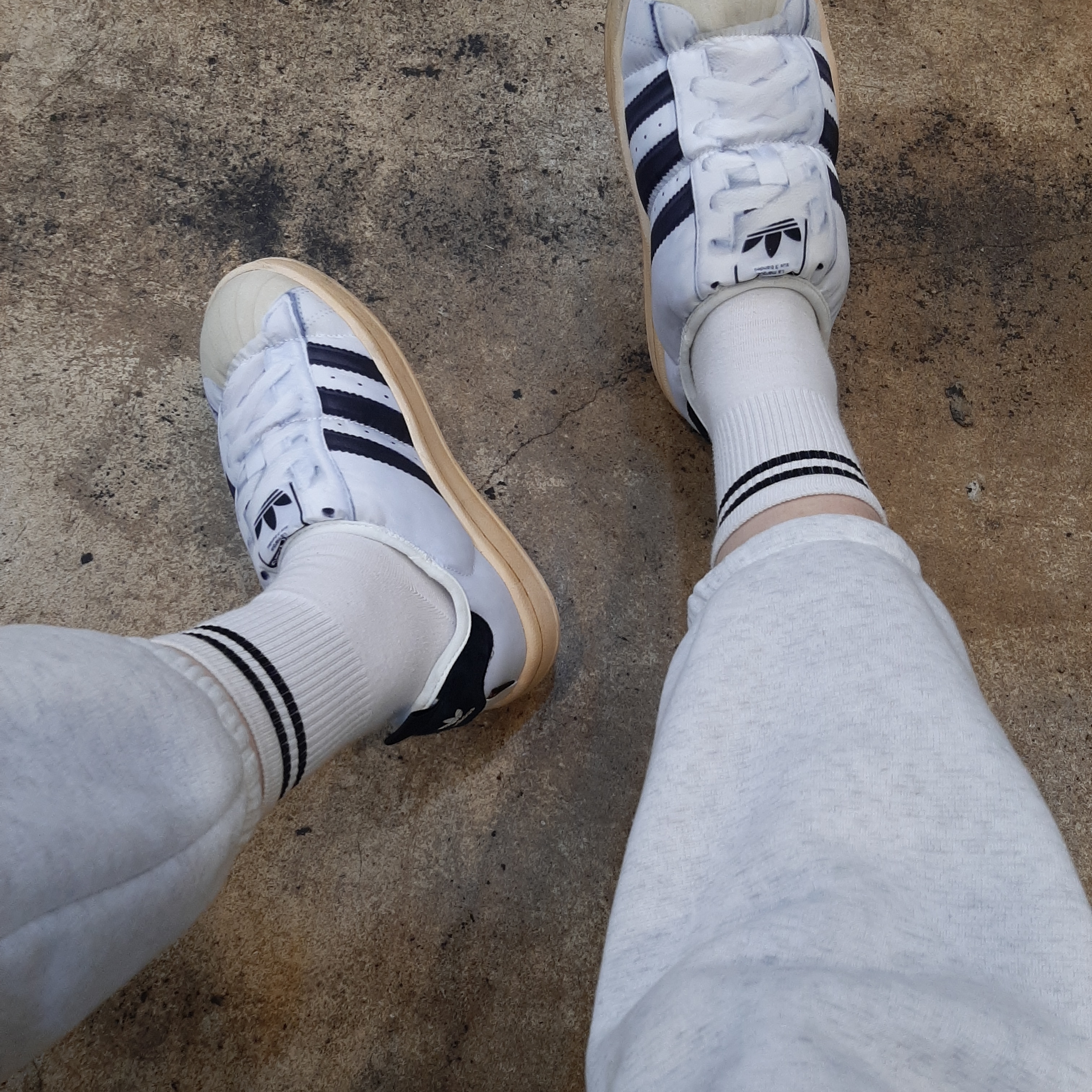 Adidas Puffylette Superstar Cloud White 착용 스타일 - 3