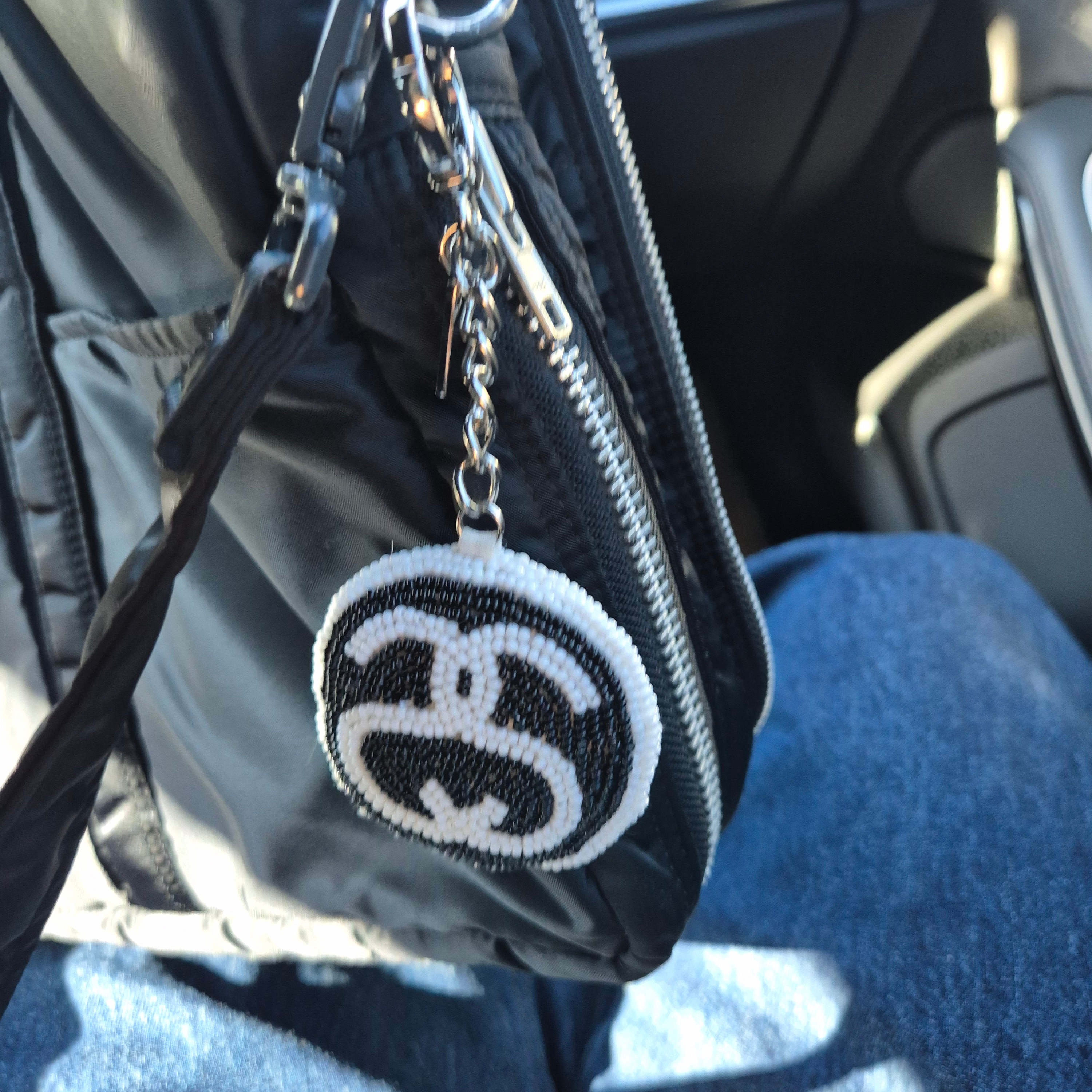 Stussy SS Link Beaded Ball Keychain Black 착용 스타일