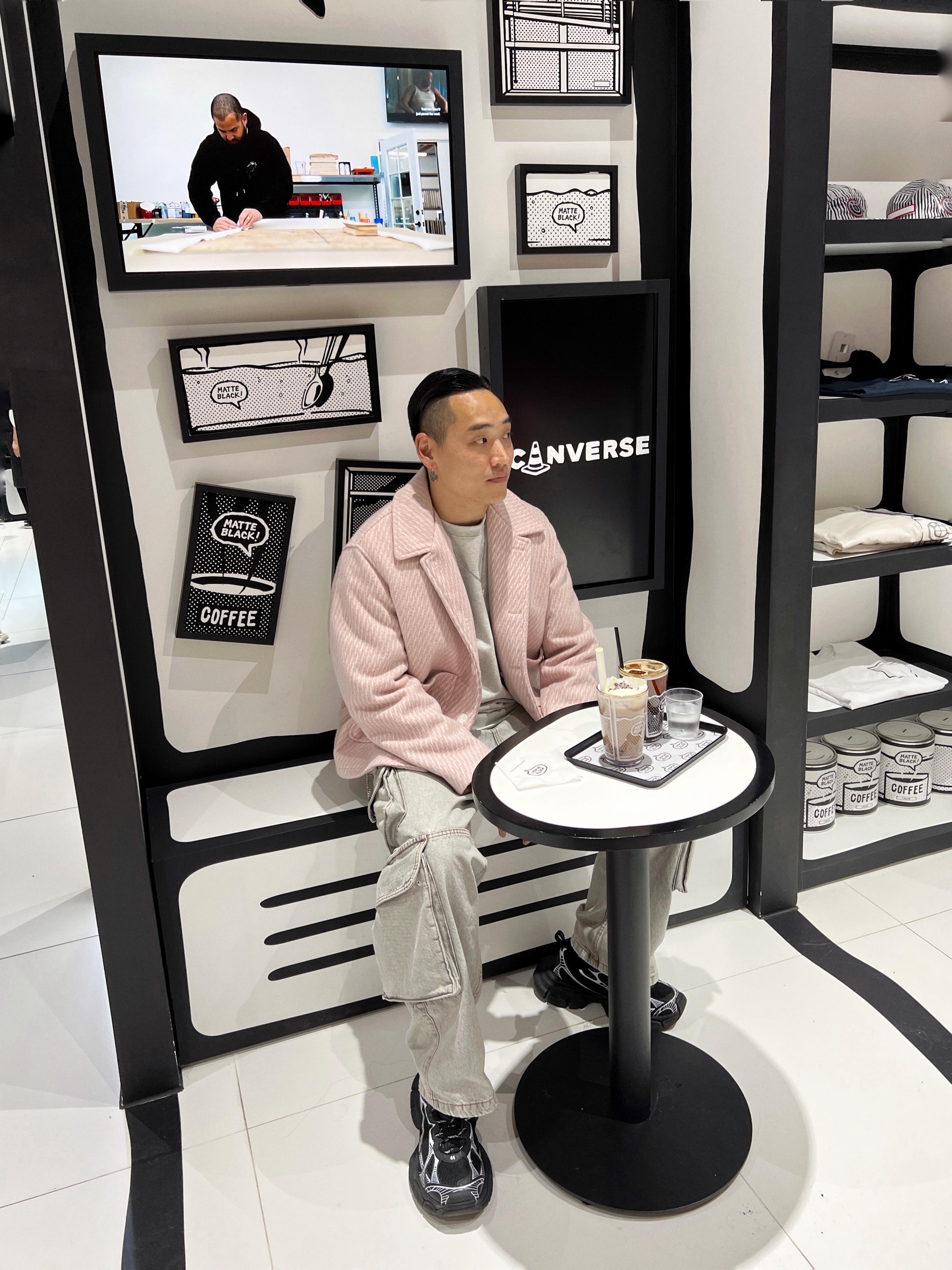 Balenciaga 3XL Sneakers Black White 착용 스타일 - 3