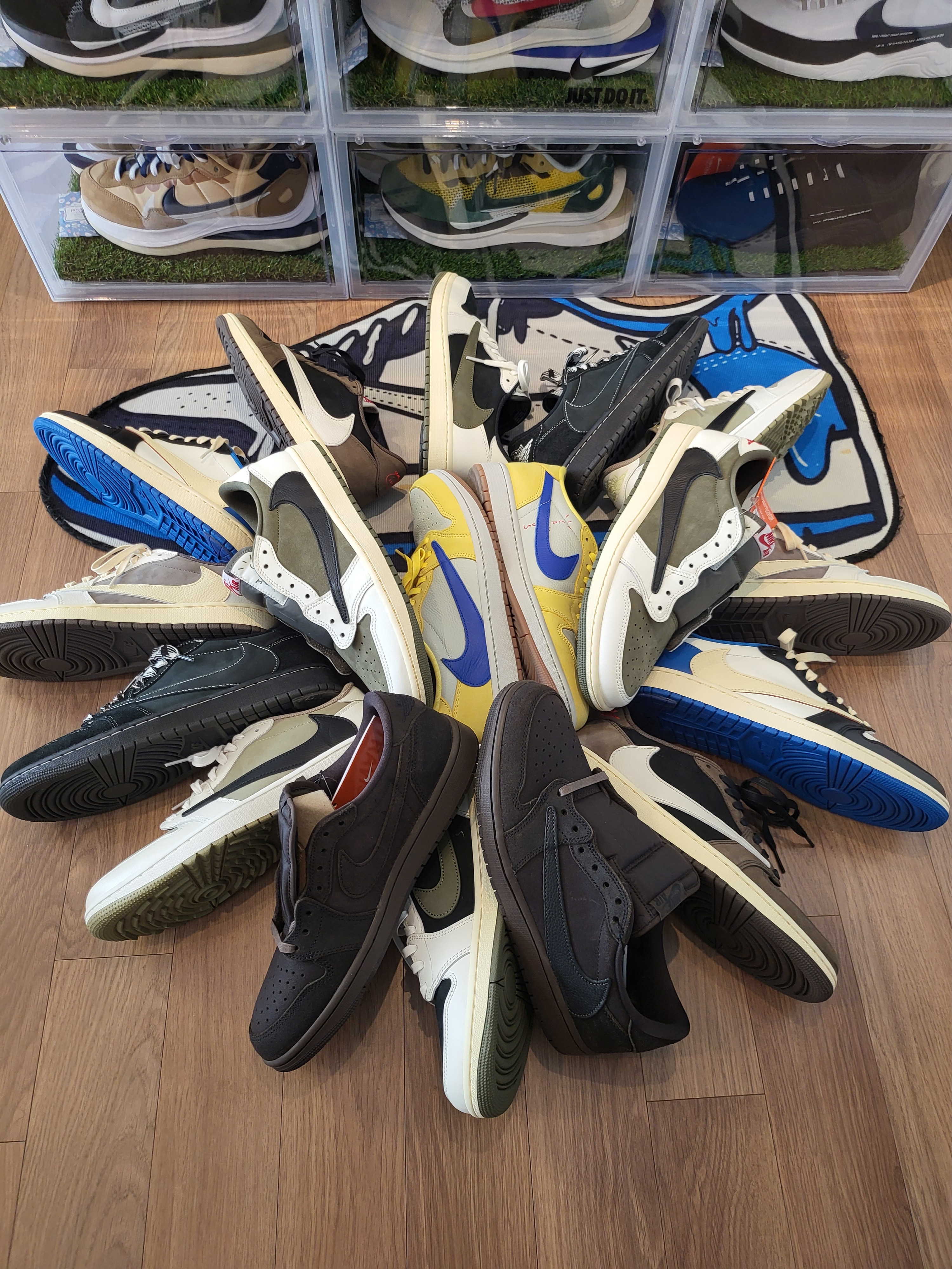 (W) Jordan 1 x Travis Scott Retro Low OG SP Canary, Jordan 1 x Travis Scott Retro Low OG SP Black Phantom 착용 스타일