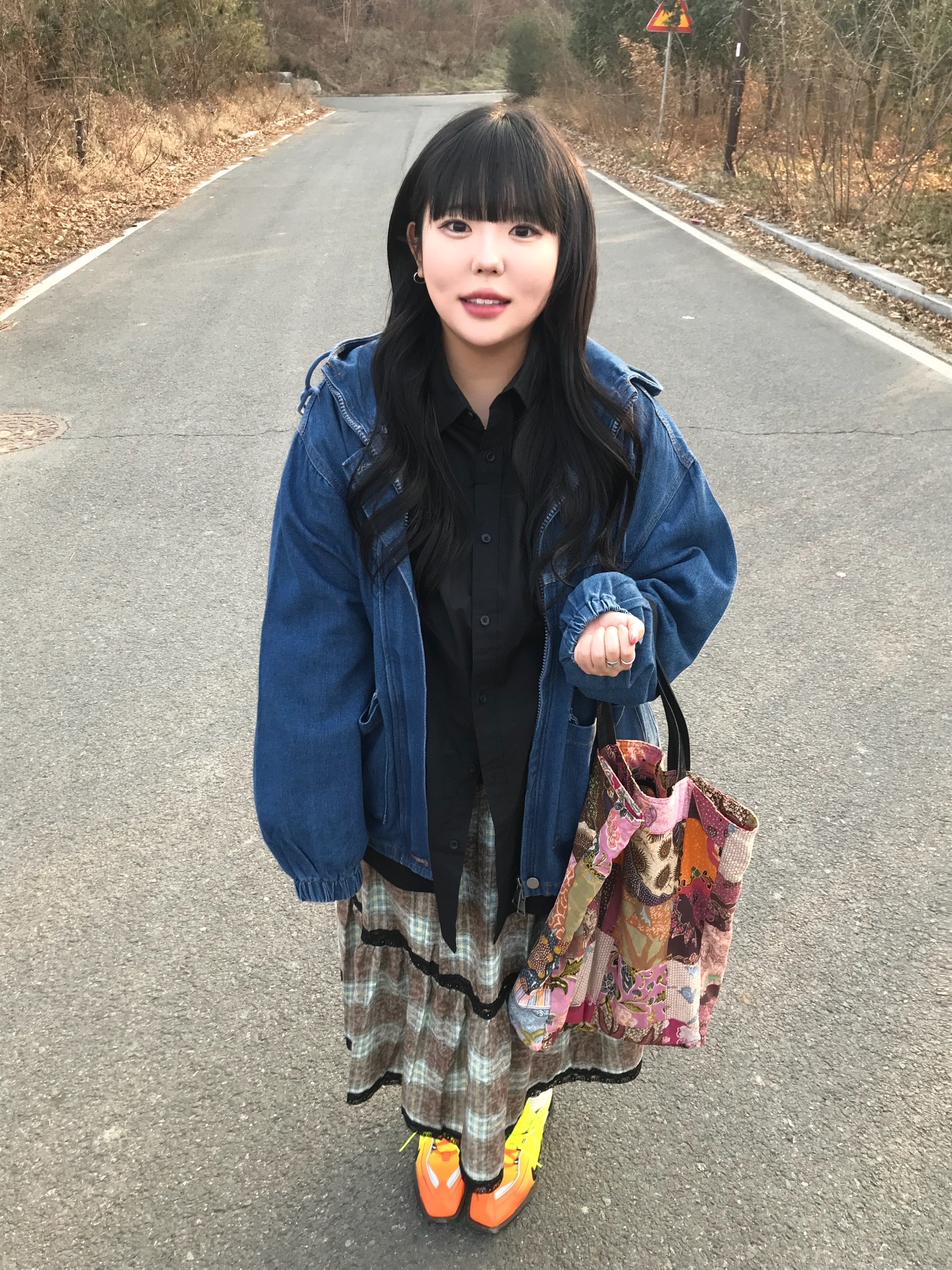 Nike x Martine Rose Shox MR4 Safety Orange 착용 스타일 - 1