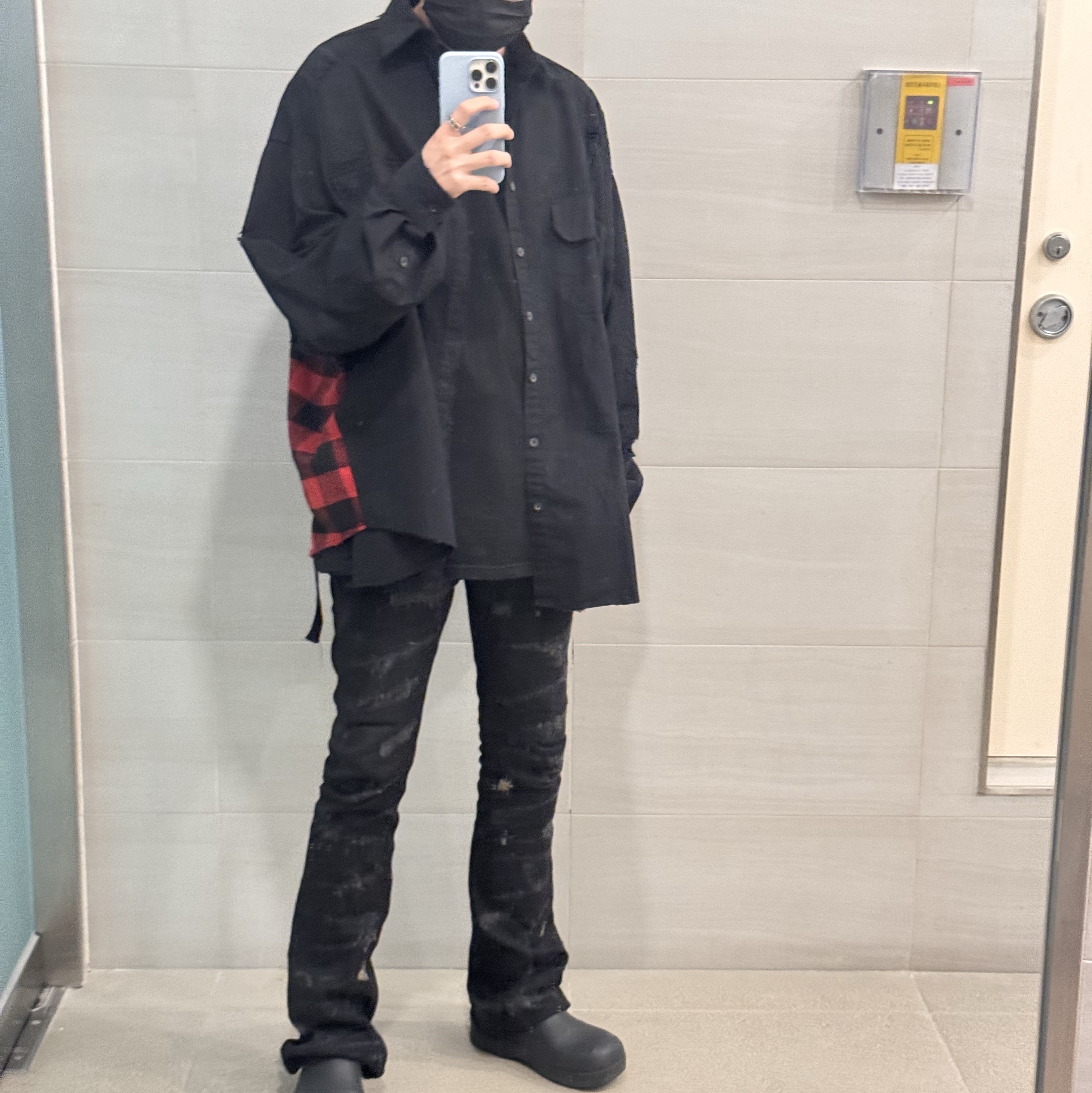 Undermycar Dohee Oversized Buffalo Check Shirts Salsa - 23SS 착용 스타일