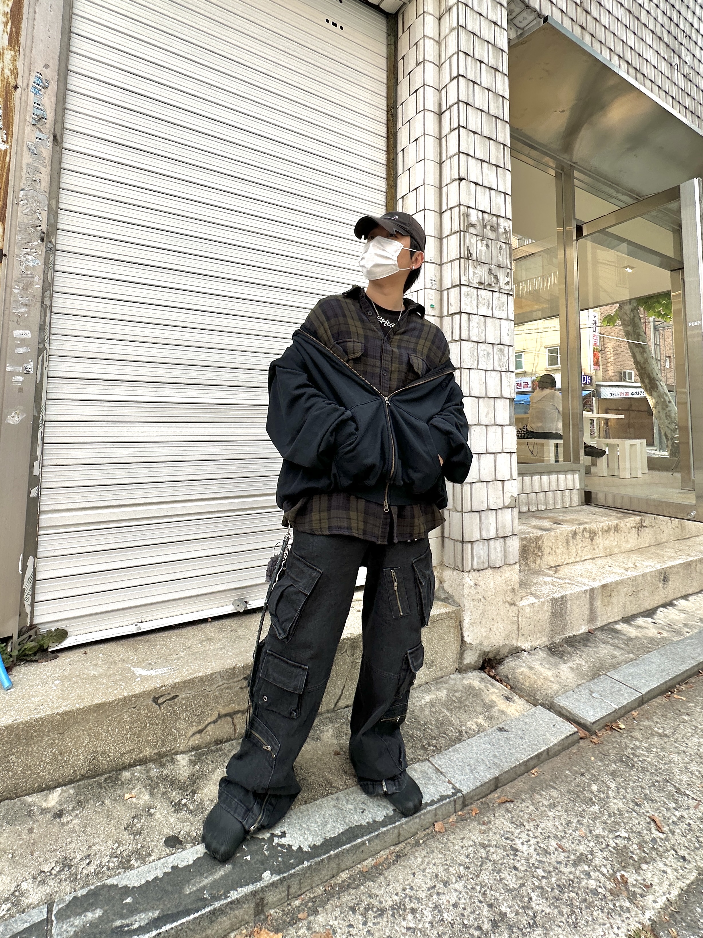 Undermycar Fisky Double Layered Shirts Hood Zip-Up Bronze Green - 23FW, Balenciaga Ultra Flat Black 착용 스타일 - 2