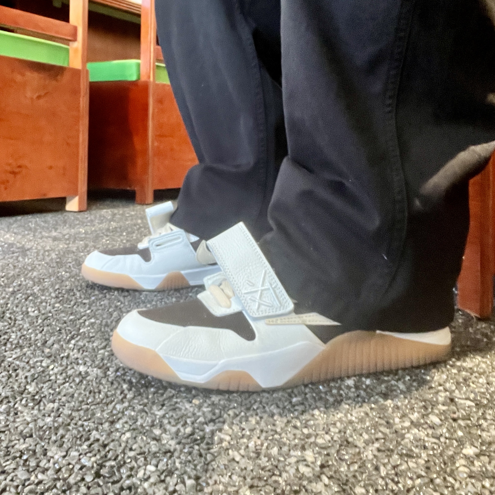 Nike x Stussy Reversible Jacket Black (FJ9153-010), Jordan x Travis Scott Jumpman Jack TR Sail and Dark Mocha 착용 스타일 - 6
