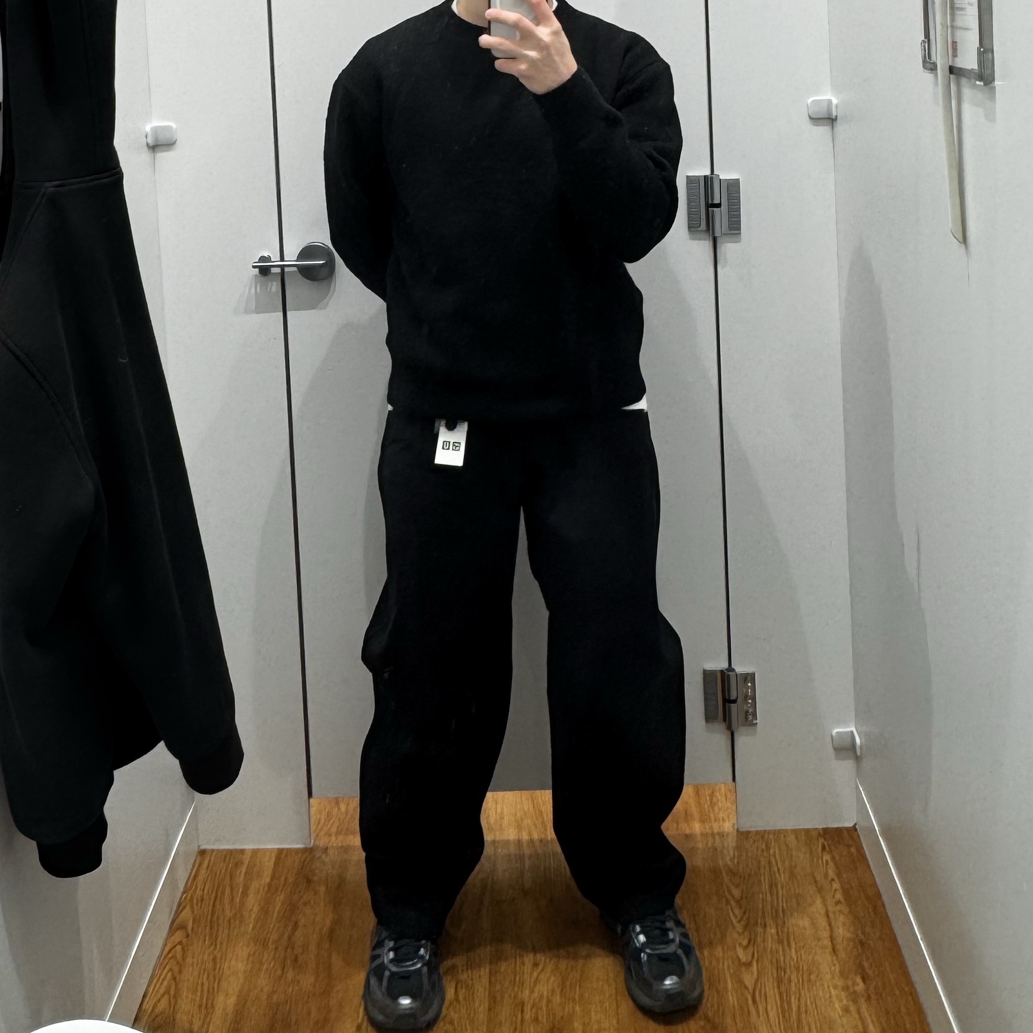 Nike V2K Run Black Anthracite 착용 스타일